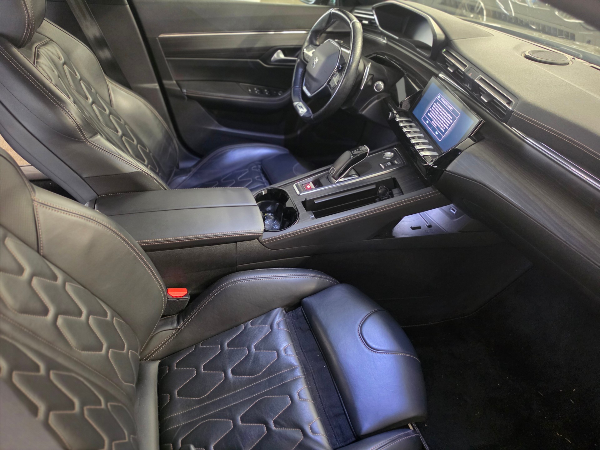 PEUGEOT Break. 2.0 HDI-image-12