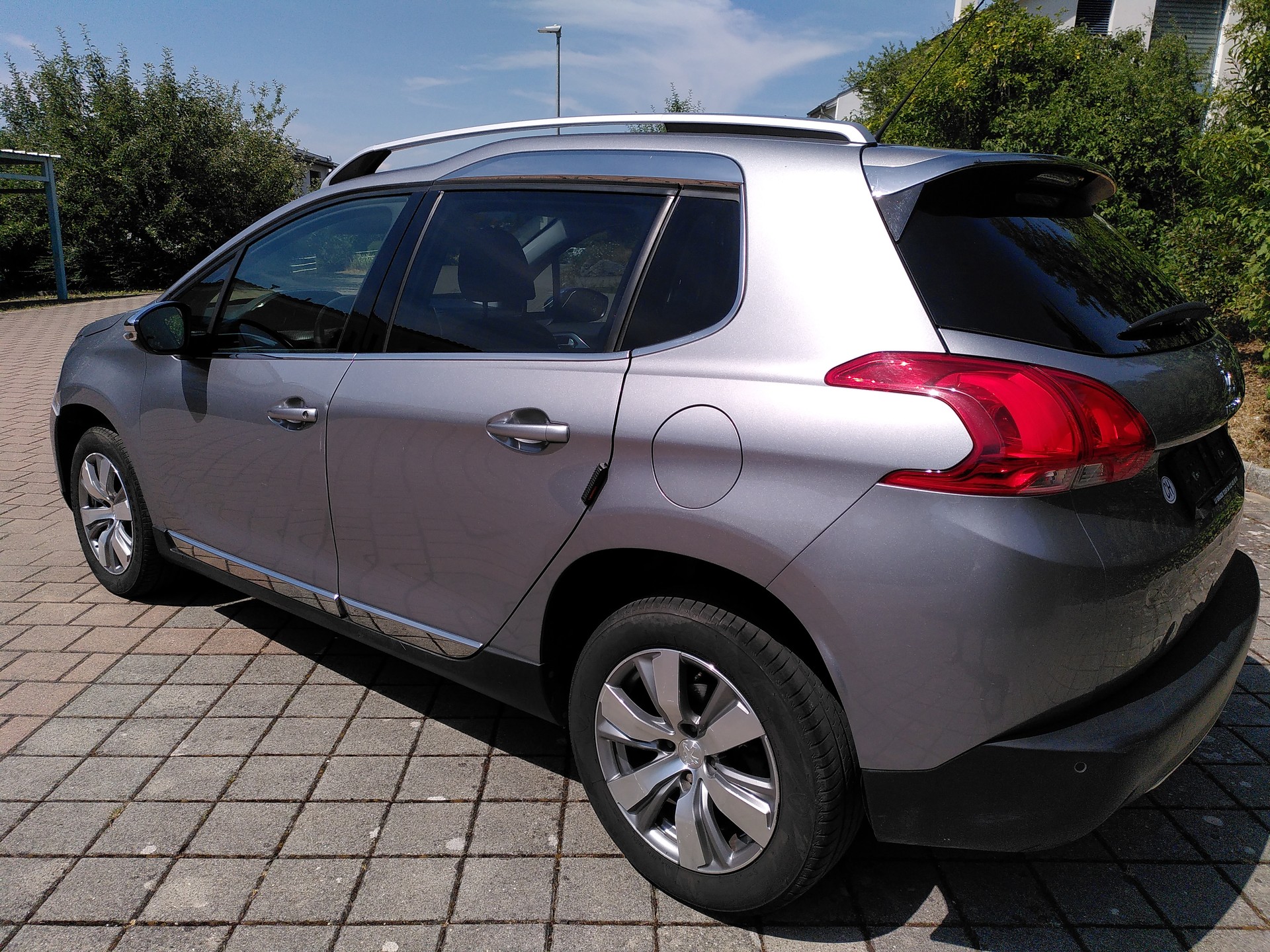 PEUGEOT 1.6 VTi Allure-image-2
