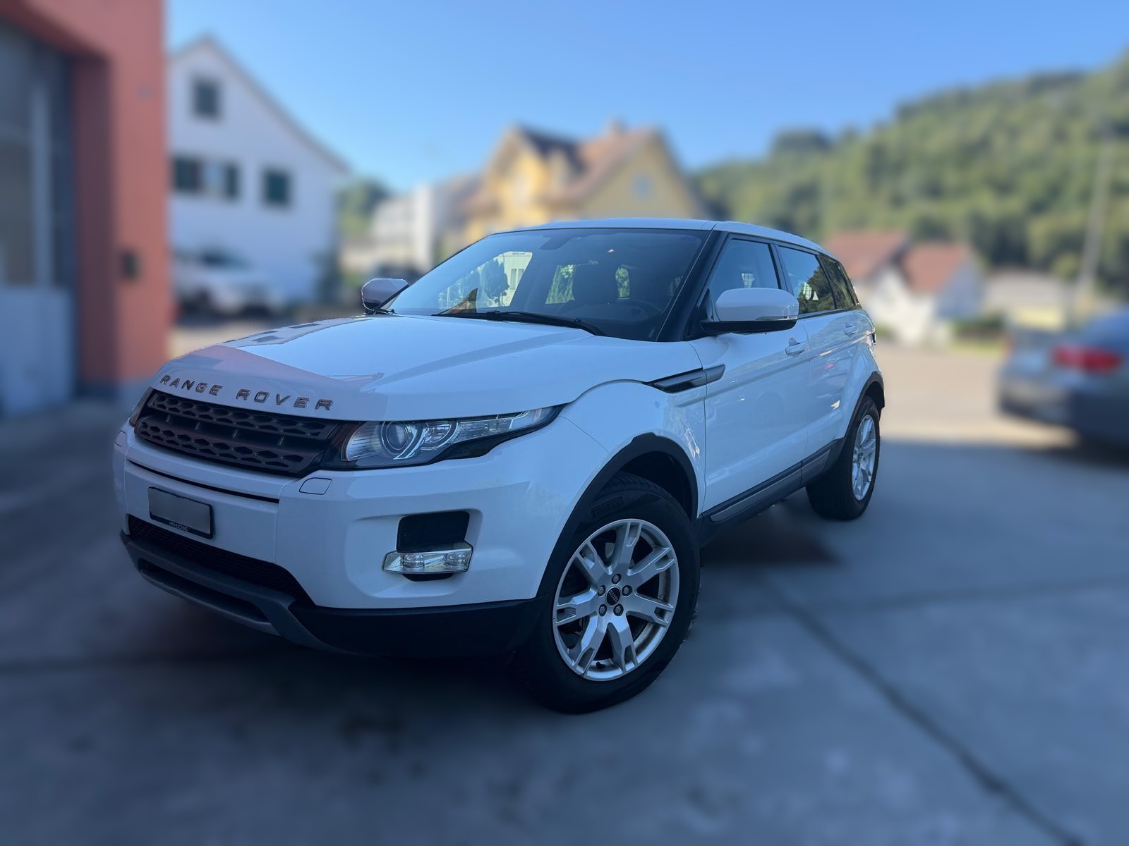 LAND ROVER Range Rover Evoque 2.2 SD4 Prestige AT6-image-0
