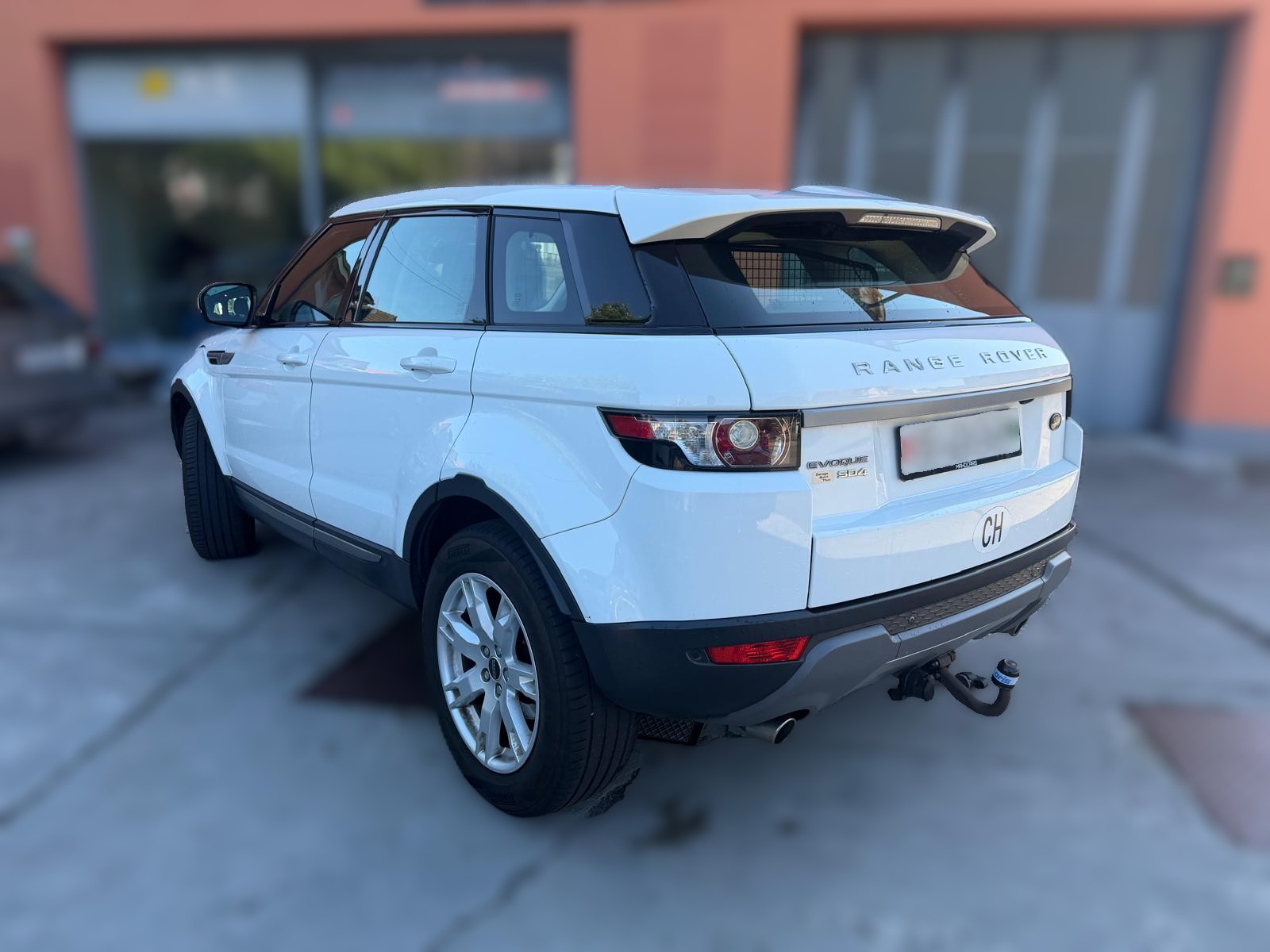 LAND ROVER Range Rover Evoque 2.2 SD4 Prestige AT6-image-2