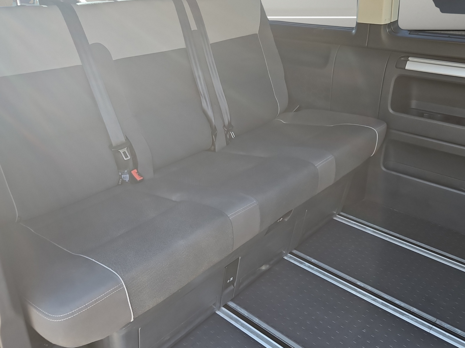 VW T5 California 2.0 Bi-TDI Beach Edition 4Motion DSG-image-11