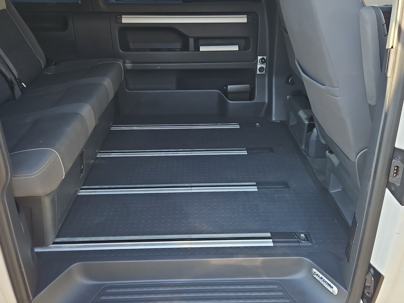 VW T5 California 2.0 Bi-TDI Beach Edition 4Motion DSG-image-5