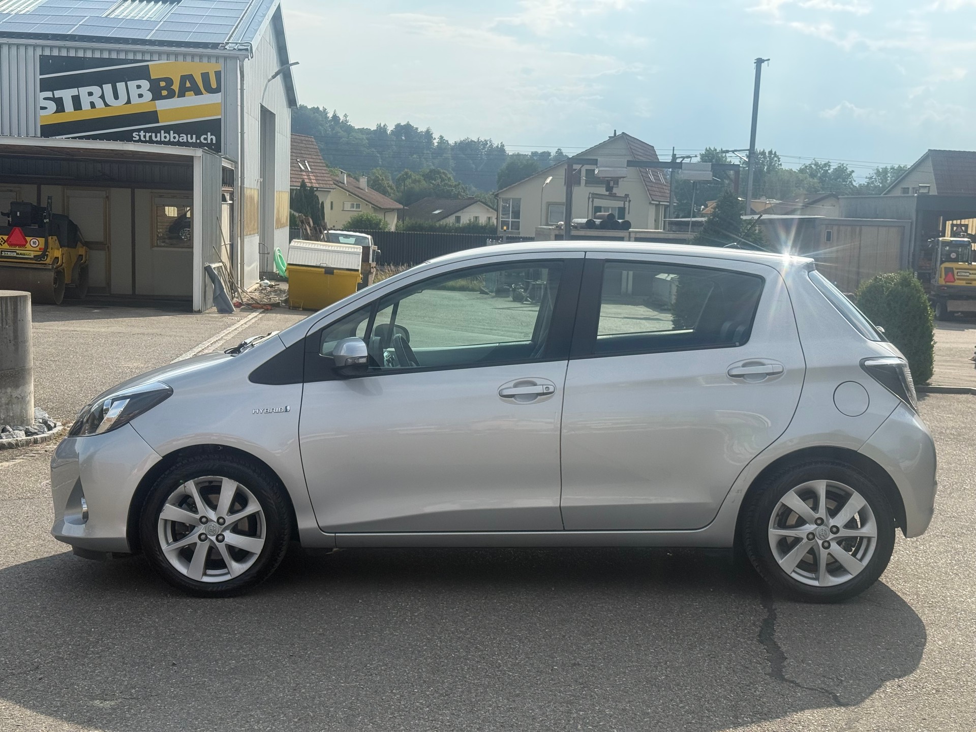 TOYOTA Yaris 1.5 VVT-i Hybrid Sol Premium CVT (MFK, SERVICE)-image-2