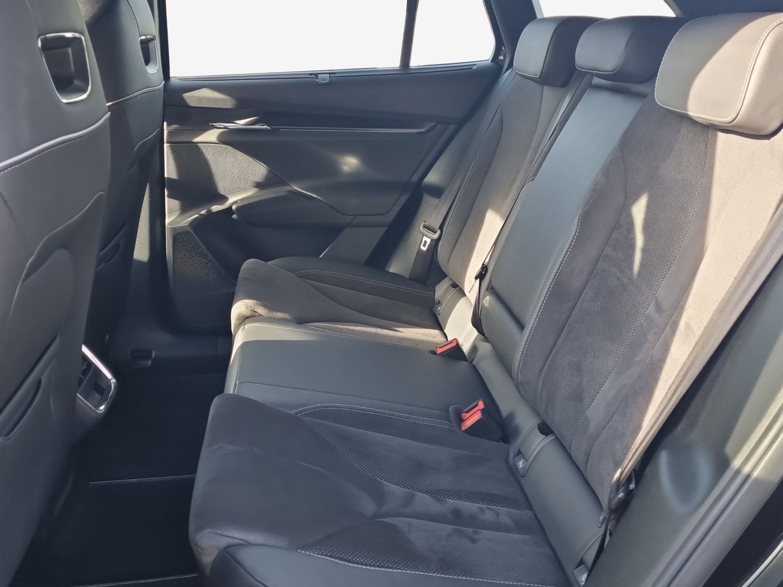 SKODA Enyaq iV 60 SportLine-image-12