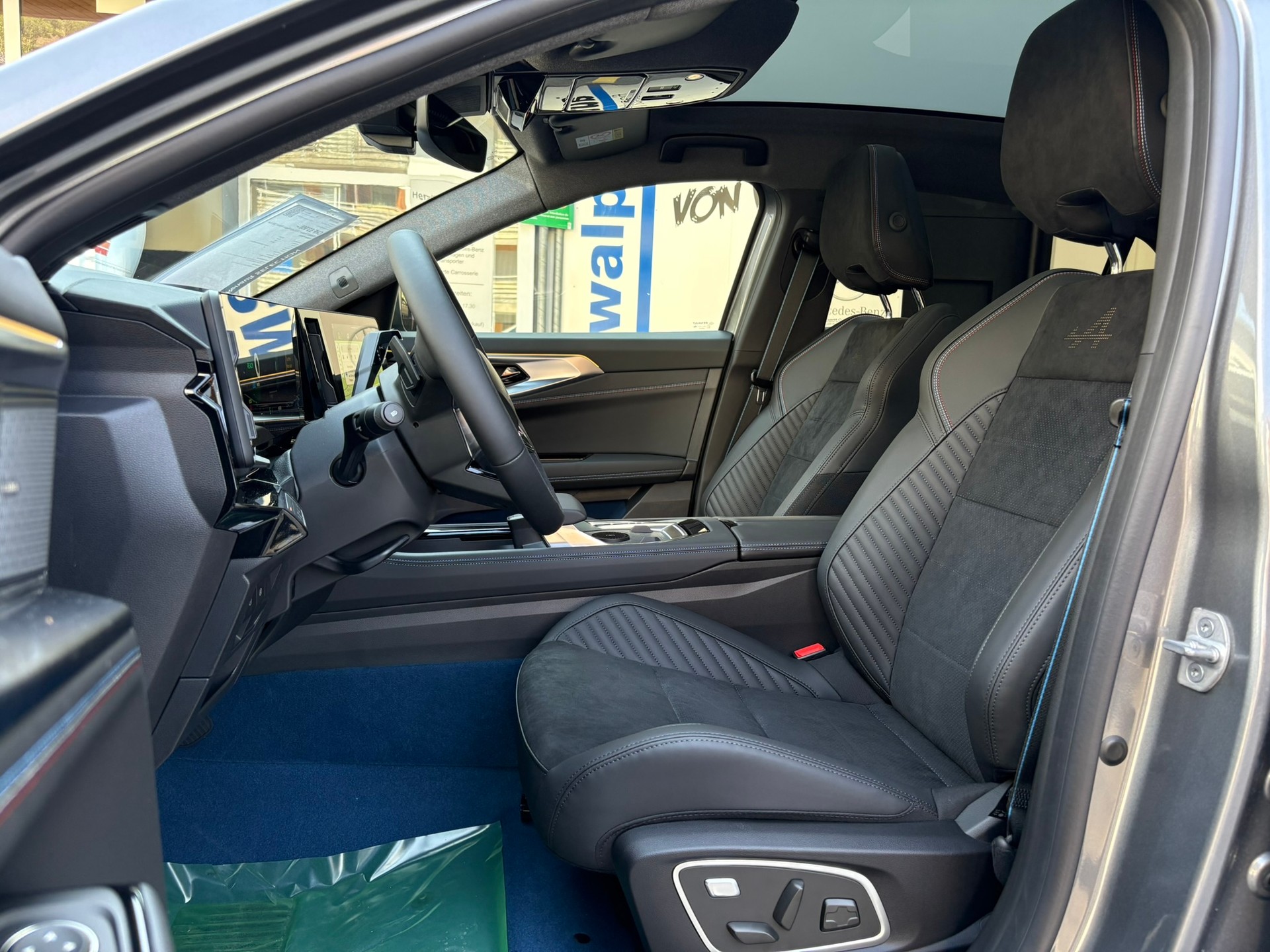 RENAULT Rafale 1.2 E-Tech Plug-in Hybrid 300 4x4 Atelier Alpine-image-8