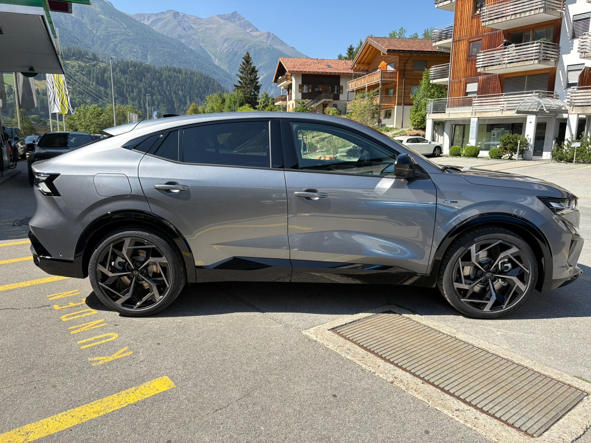 RENAULT Rafale 1.2 E-Tech Plug-in Hybrid 300 4x4 Atelier Alpine-showroom-element-3