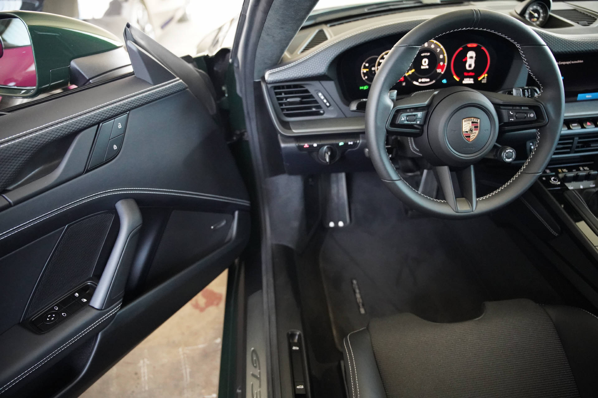 PORSCHE 911 Carrera GT3 PDK Touring Oakgreen-image-8