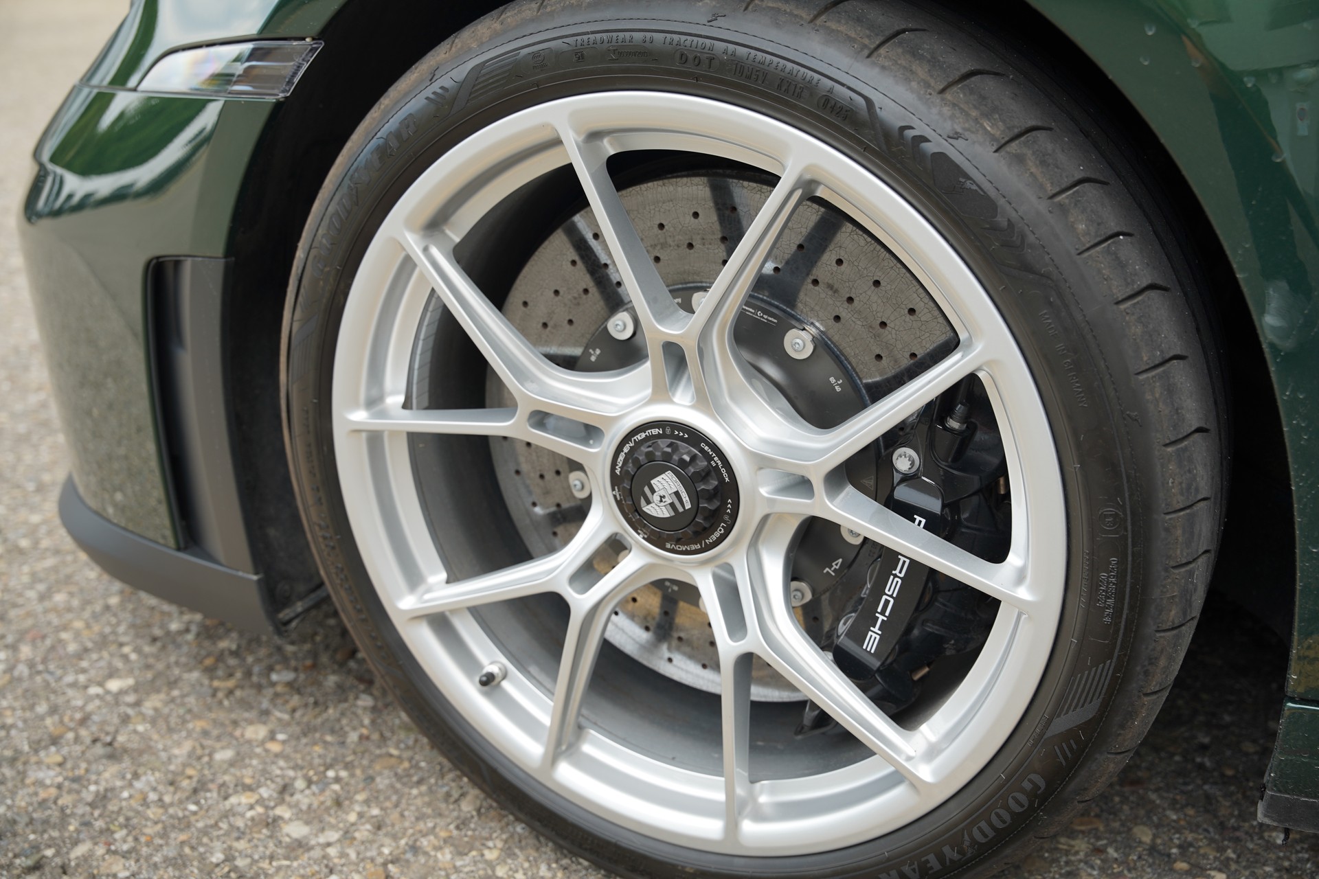 PORSCHE 911 Carrera GT3 PDK Touring Oakgreen-image-5
