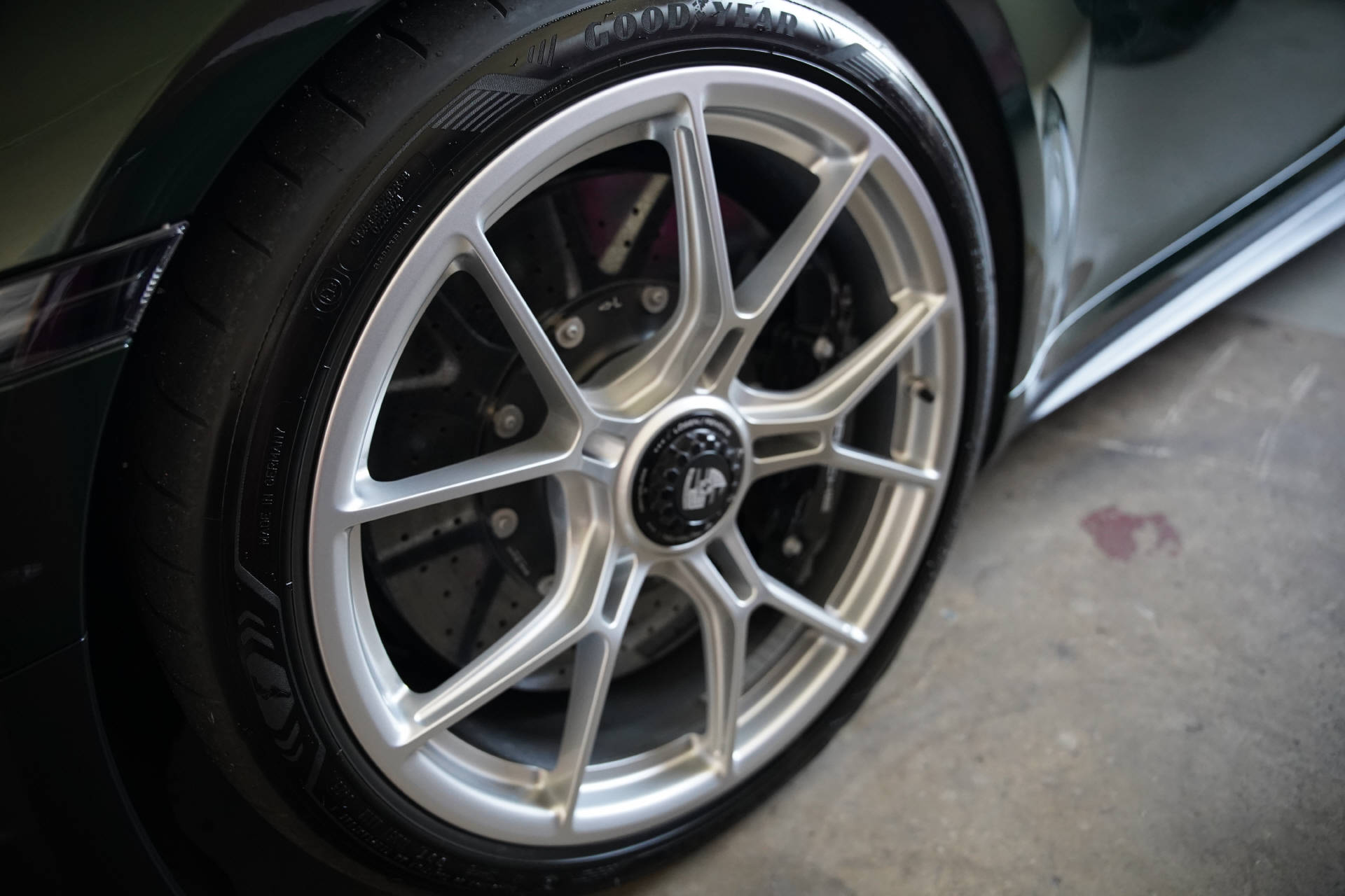 PORSCHE 911 Carrera GT3 PDK Touring Oakgreen-image-5