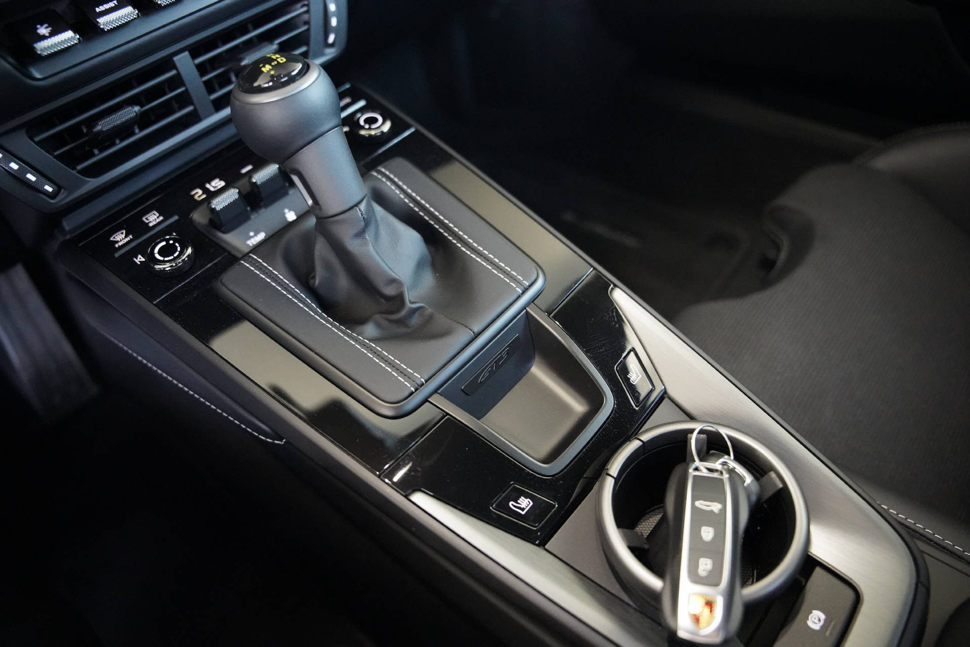 PORSCHE 911 Carrera GT3 PDK Touring Oakgreen-image-13