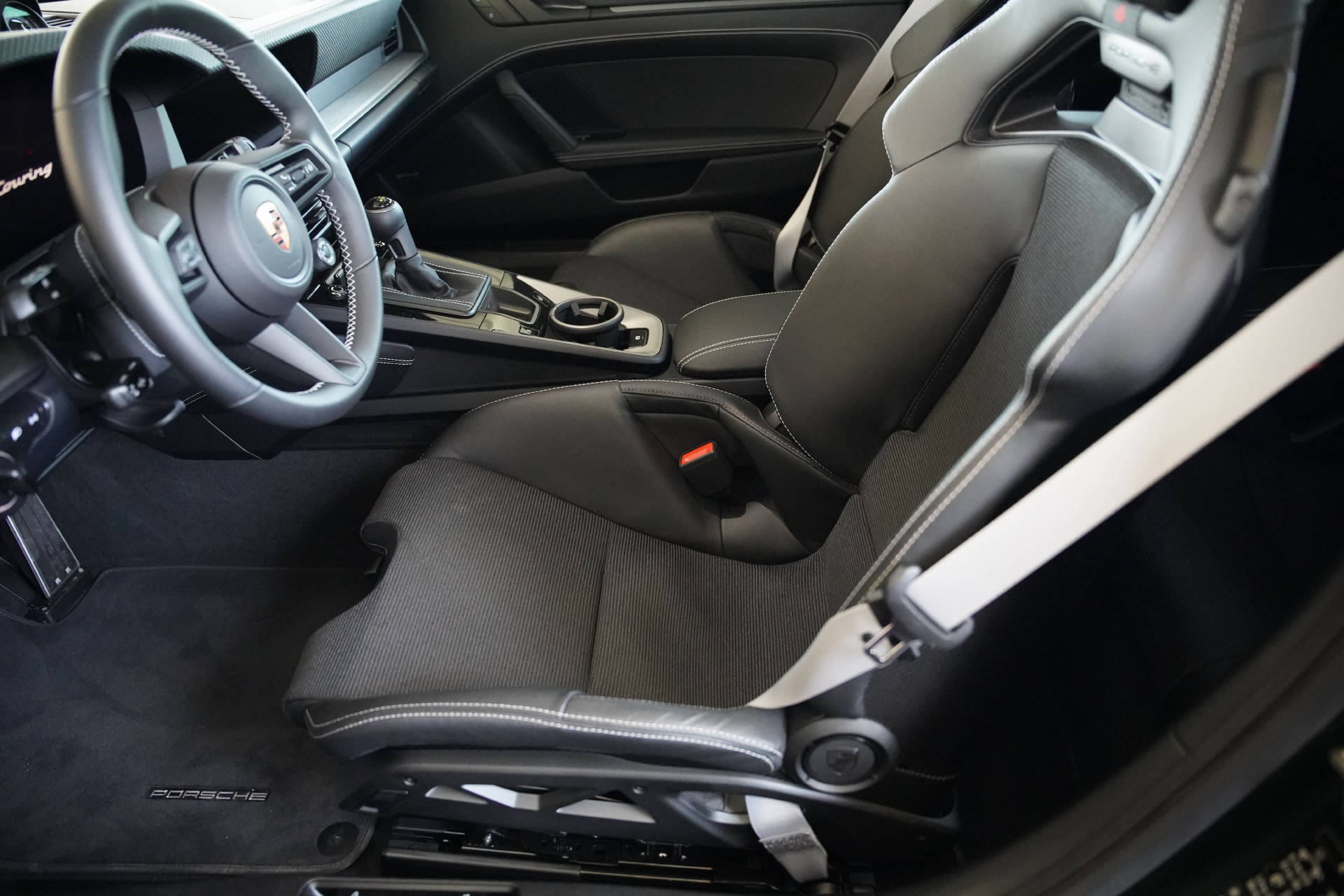 PORSCHE 911 Carrera GT3 PDK Touring Oakgreen-image-7