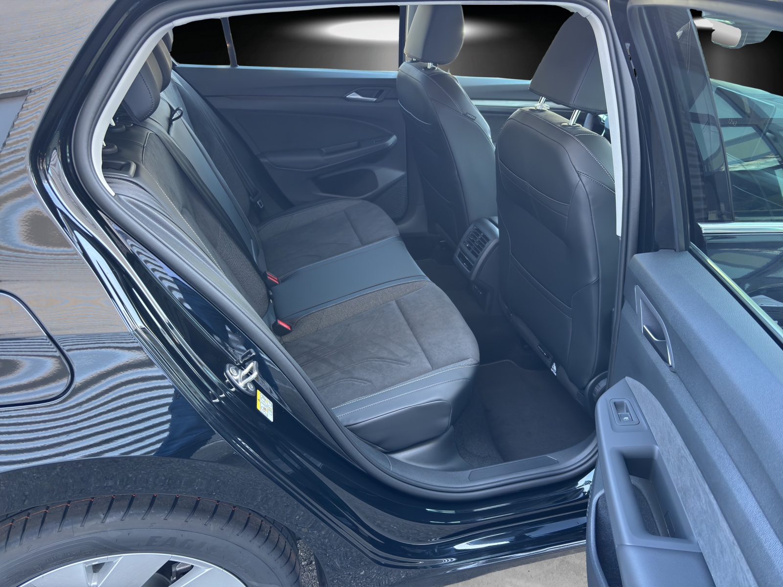 VW Golf 1.5 TSI PHEV Style-image-7