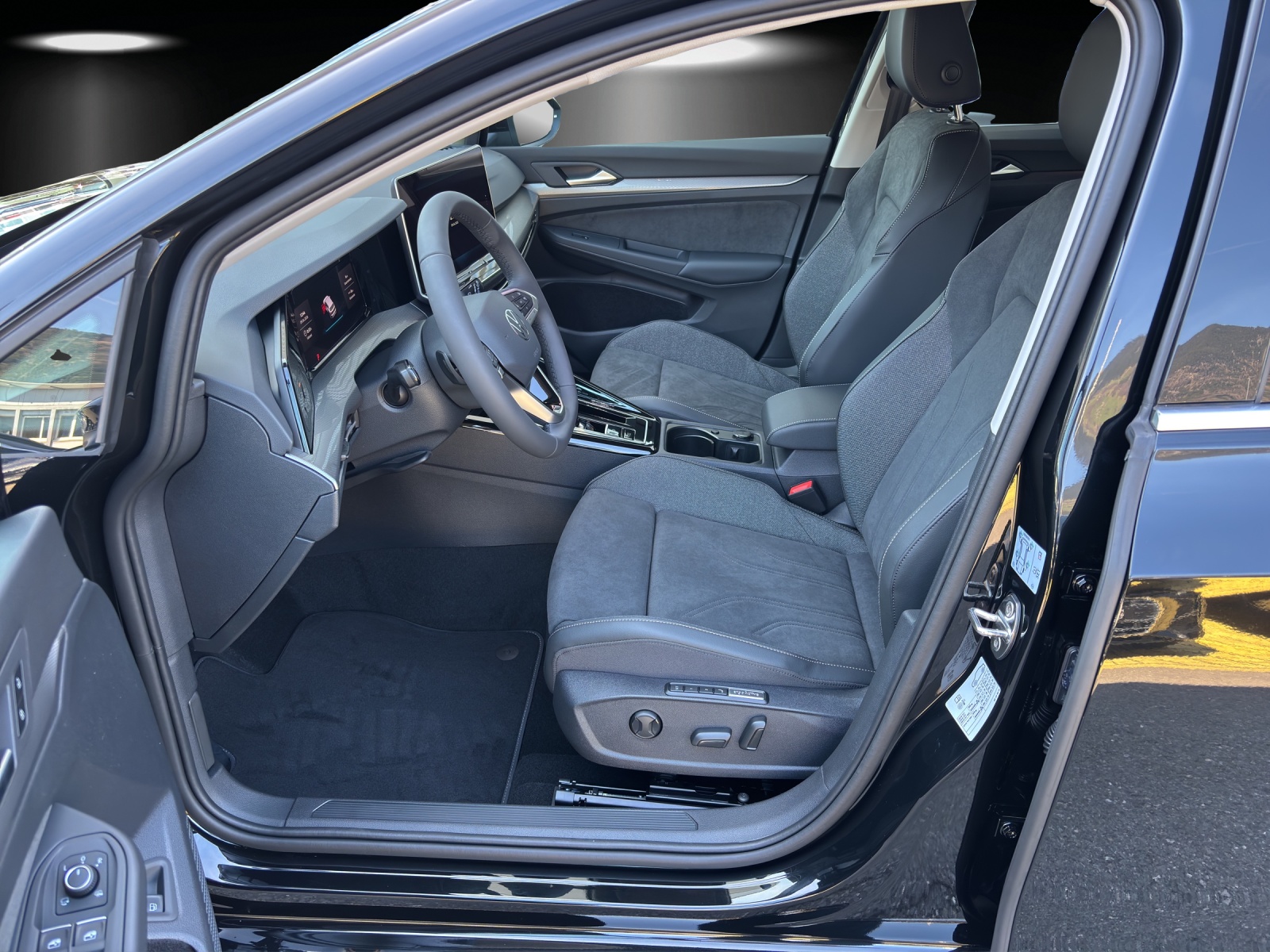 VW Golf 1.5 TSI PHEV Style-image-9