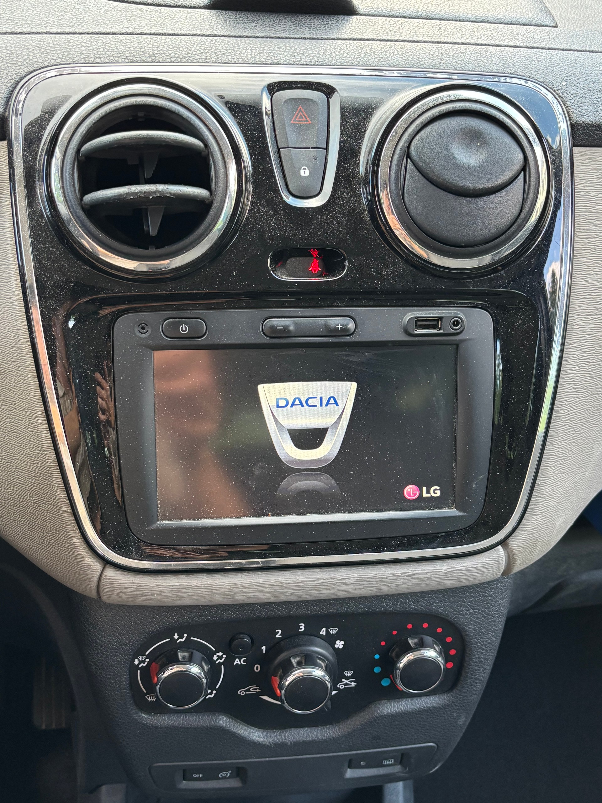 DACIA Lodgy 1.5 dCi Lauréate 5PL-image-10