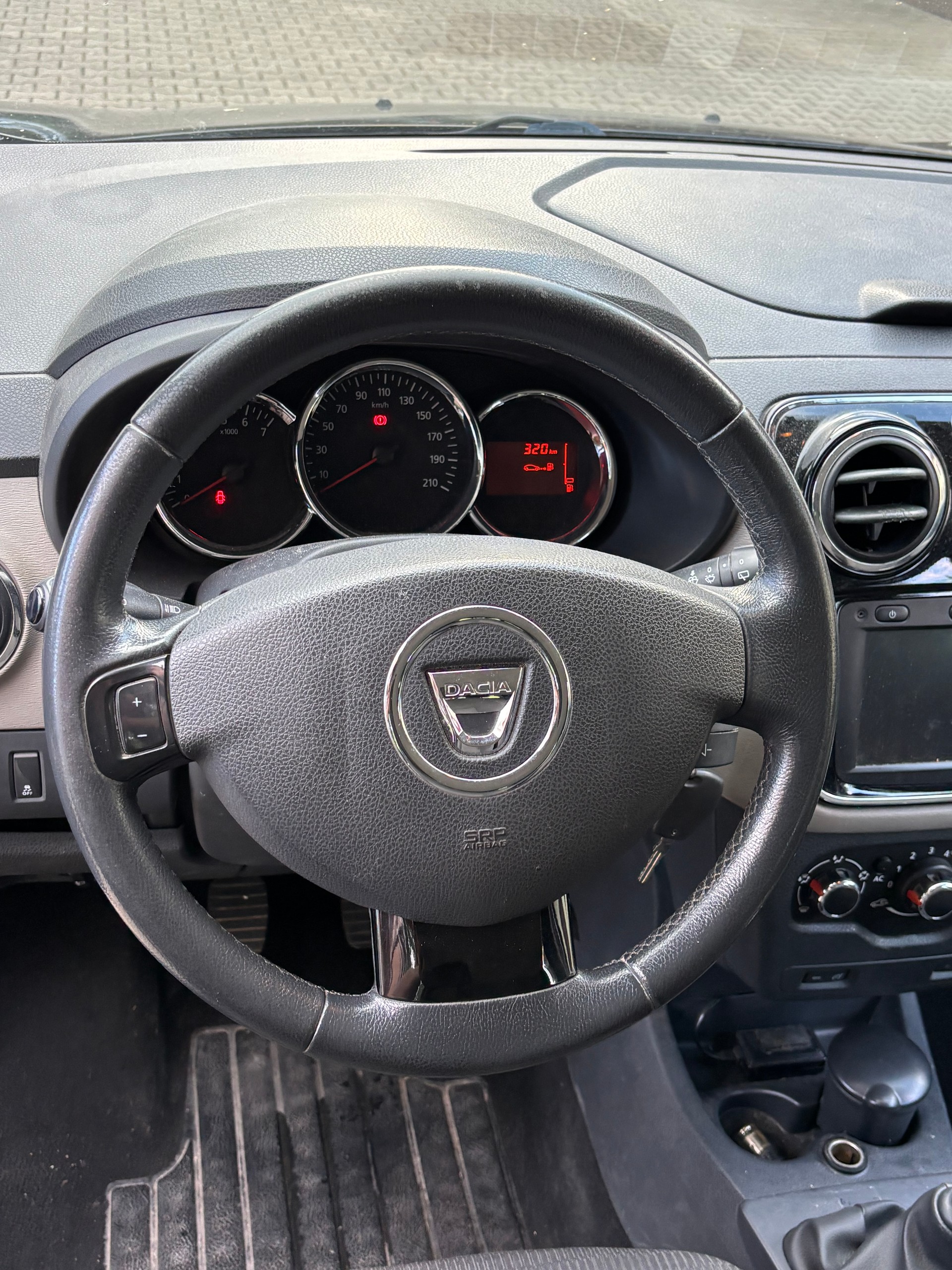 DACIA Lodgy 1.5 dCi Lauréate 5PL-image-8