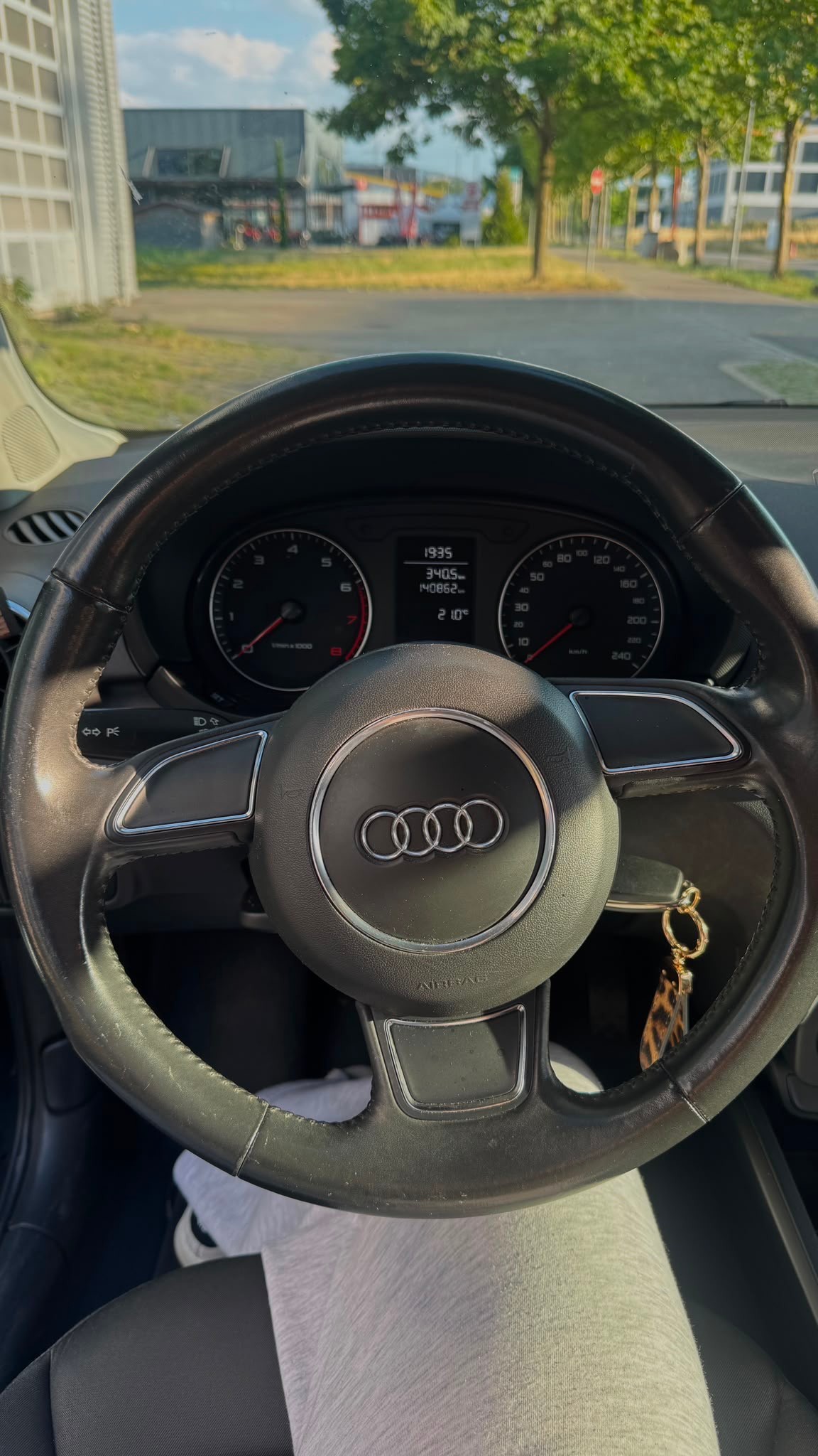 AUDI 1.2 TFSI Attraction-image-4
