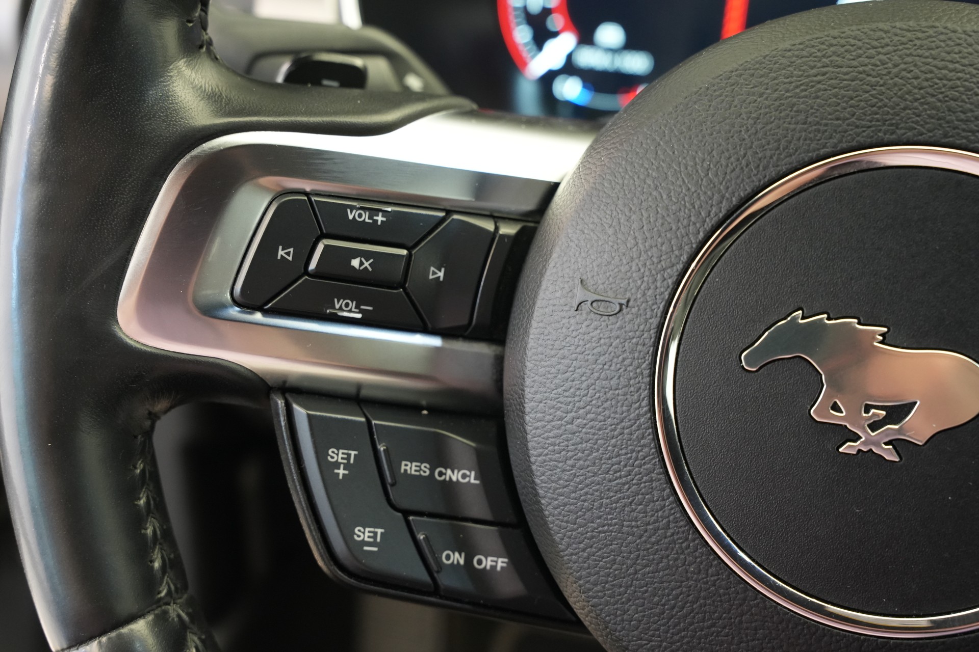 FORD Mustang Fastback 5.0 V8 GT Automat-image-22