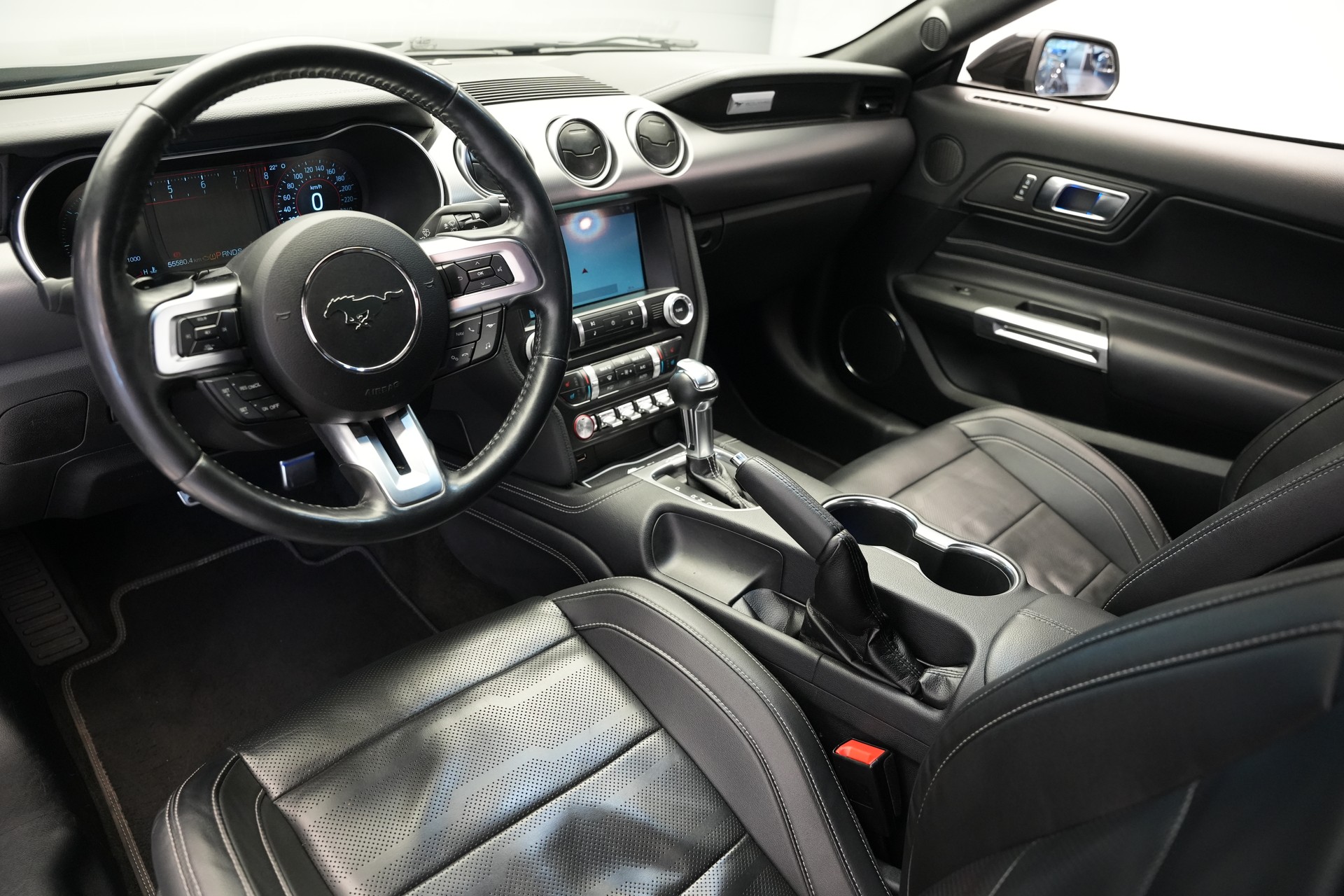 FORD Mustang Fastback 5.0 V8 GT Automat-image-12