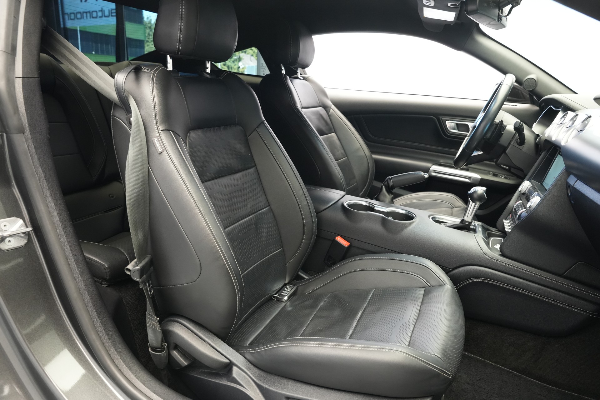 FORD Mustang Fastback 5.0 V8 GT Automat-image-15