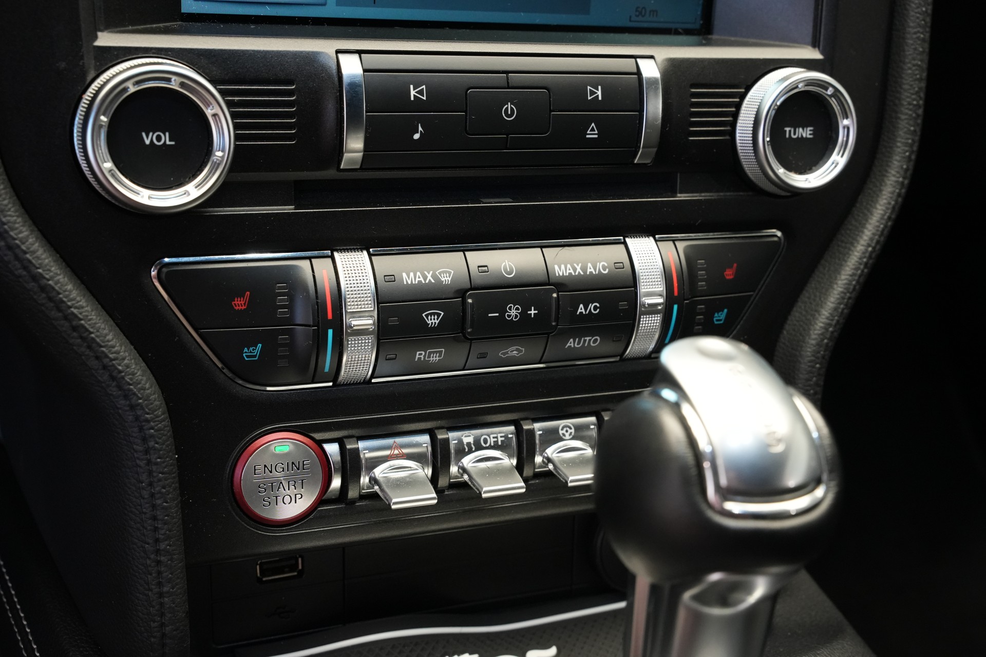 FORD Mustang Fastback 5.0 V8 GT Automat-image-25