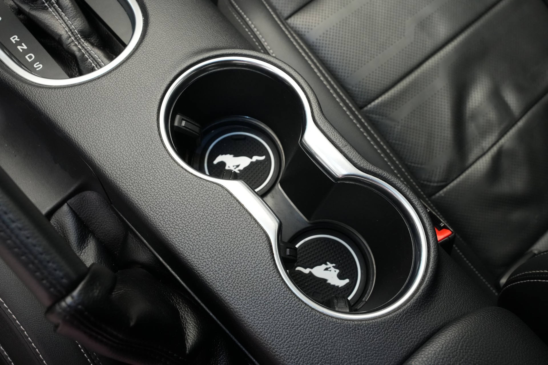 FORD Mustang Fastback 5.0 V8 GT Automat-image-27