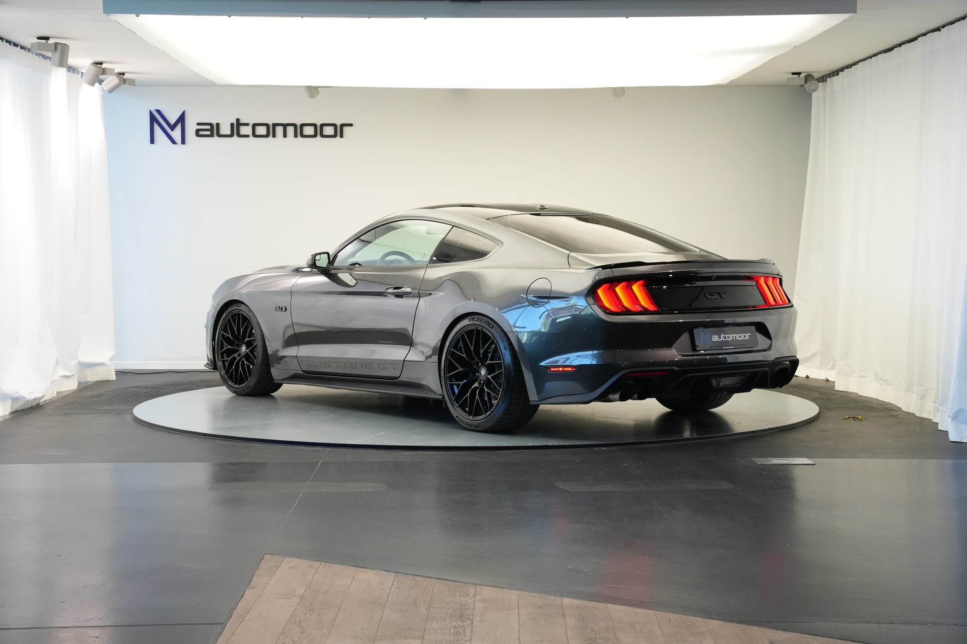 FORD Mustang Fastback 5.0 V8 GT Automat-image-6