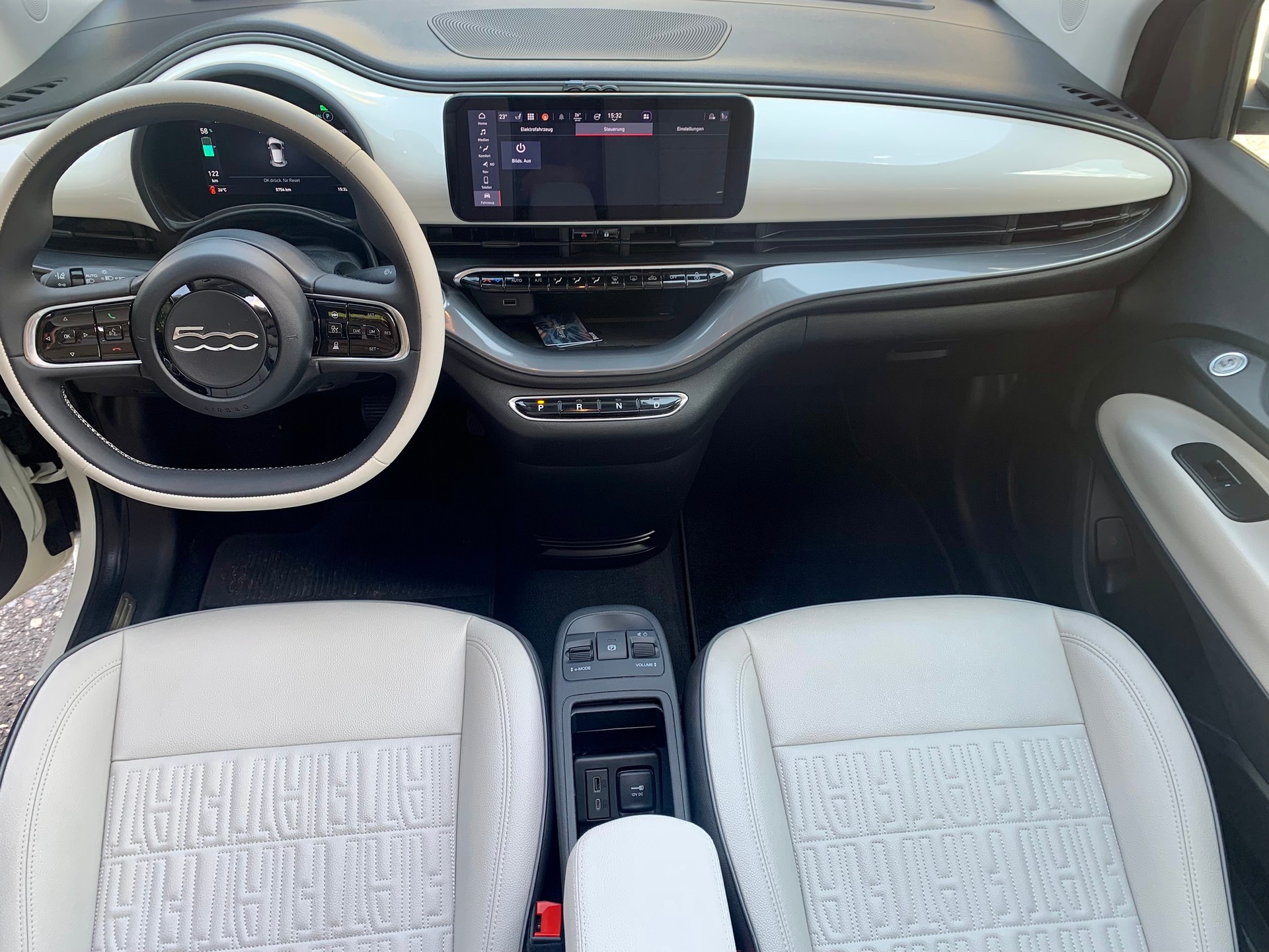 FIAT 500 C el 87 kW La Prima-image-8