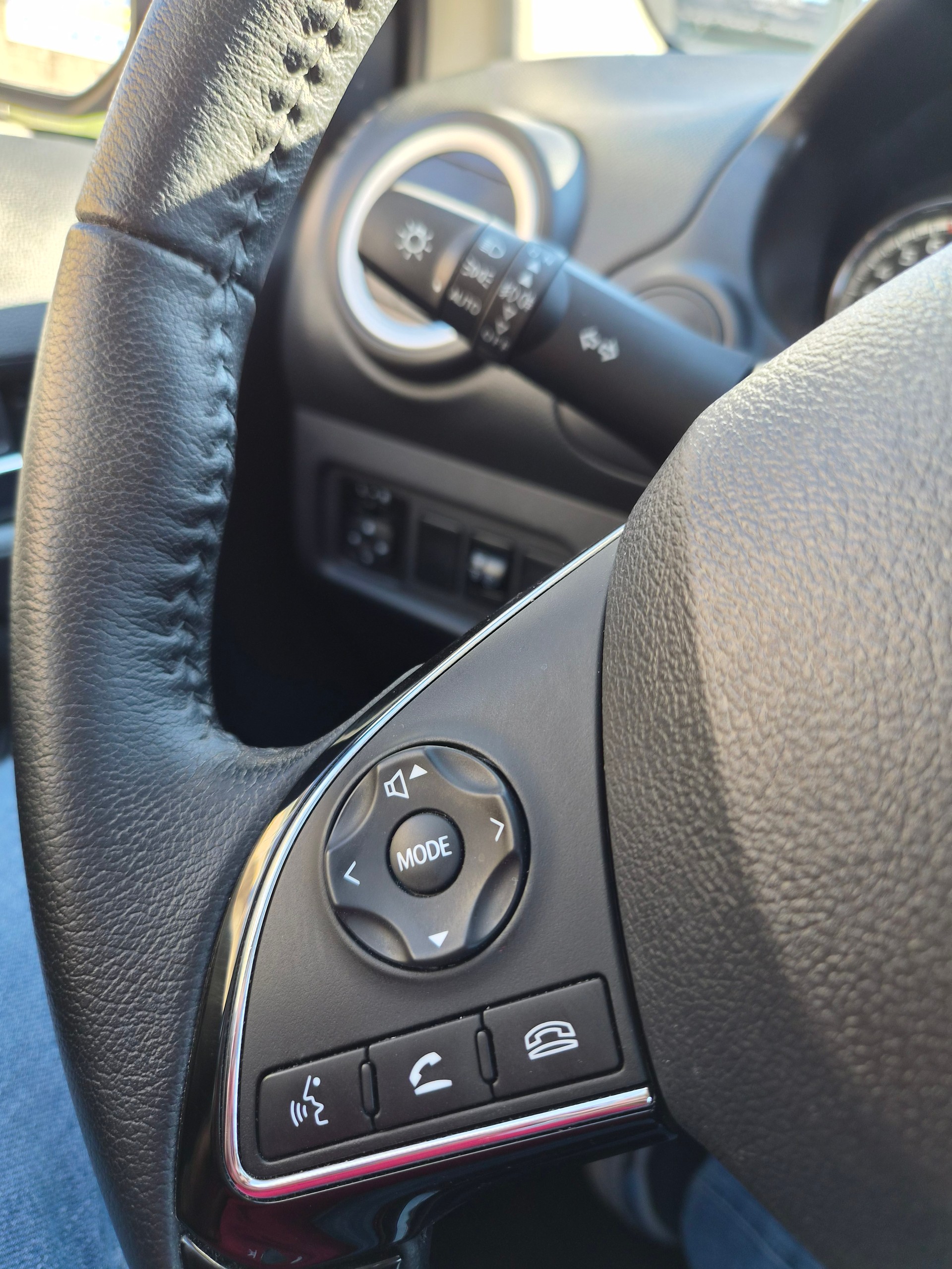 MITSUBISHI Space Star 1.2 CVT Intense+-image-10