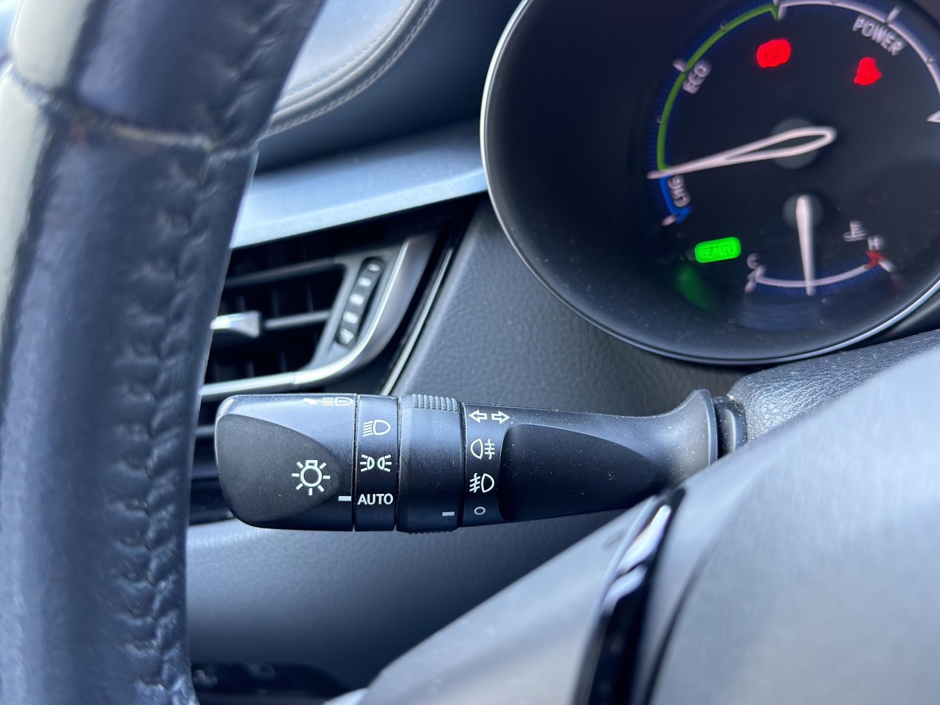 TOYOTA C-HR 1.8 HSD CVT Comfort-image-24