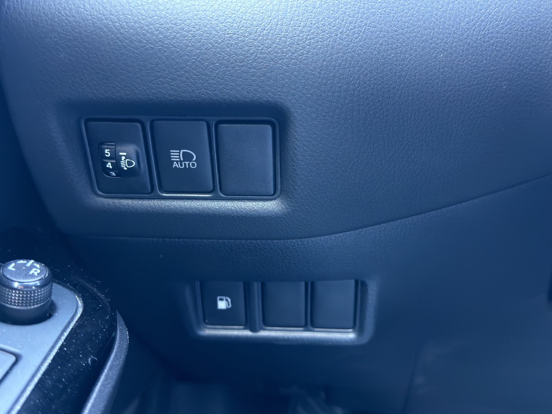 TOYOTA C-HR 1.8 HSD CVT Comfort-image-20