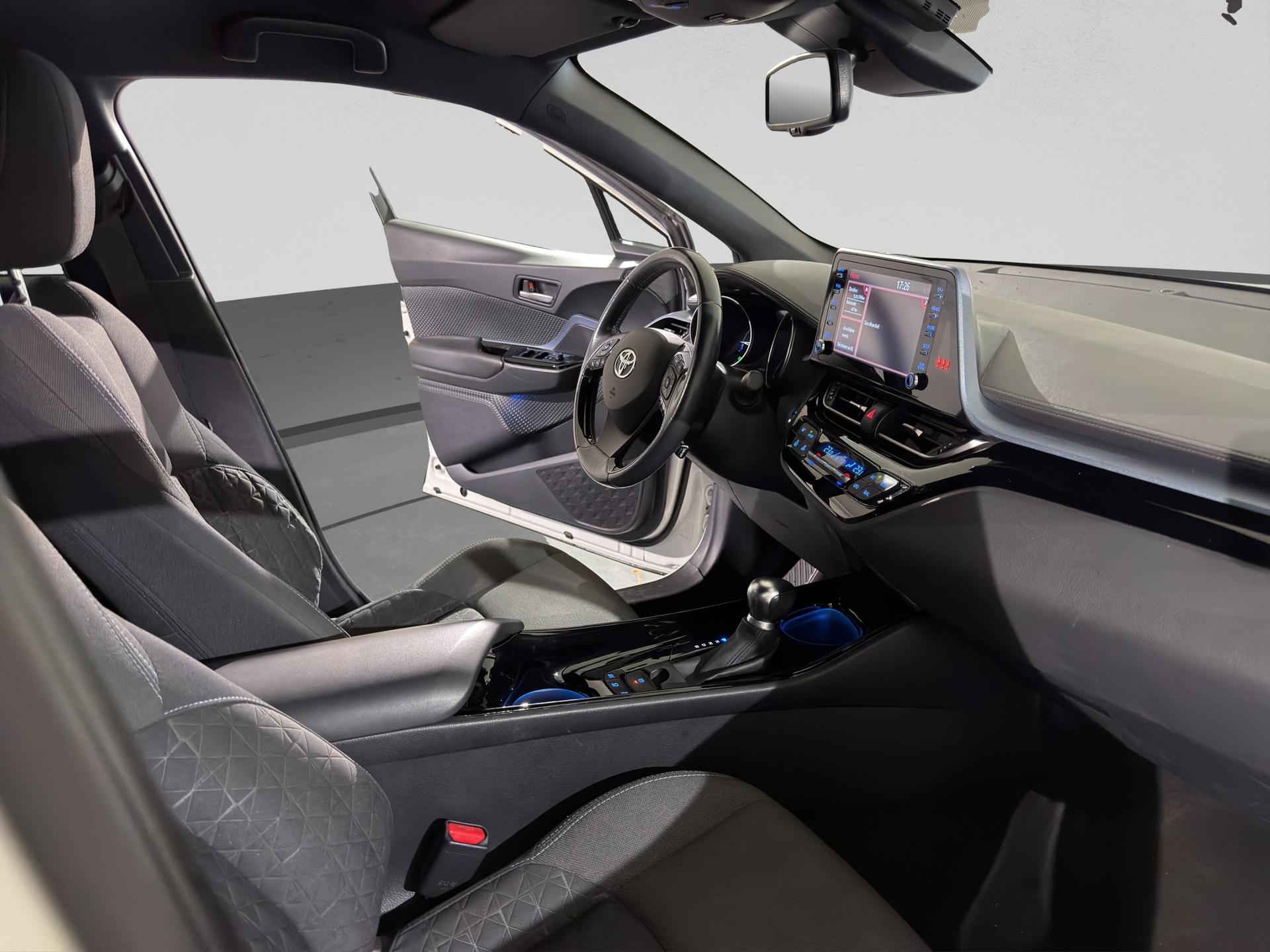 TOYOTA C-HR 1.8 HSD CVT Comfort-image-16