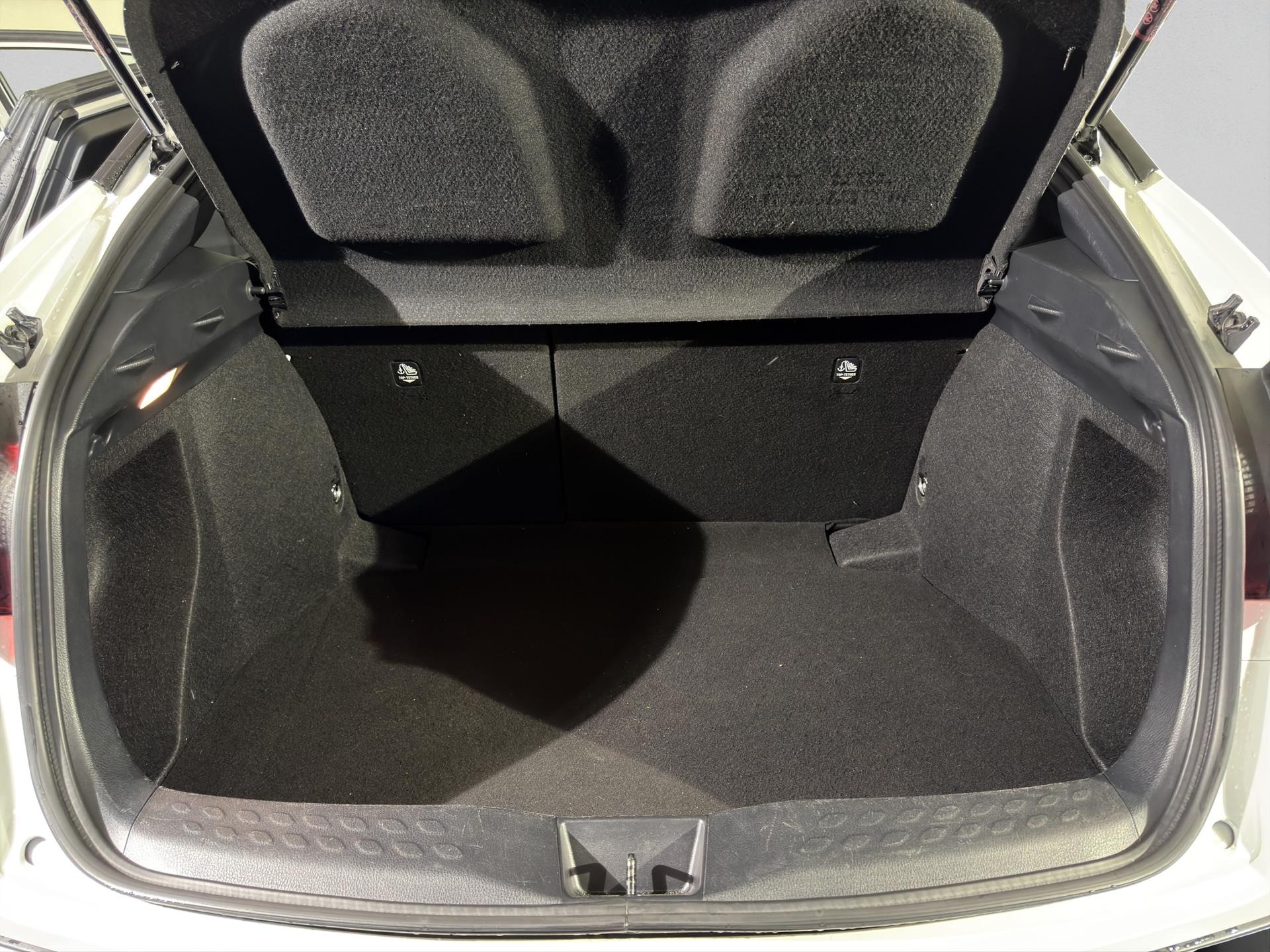 TOYOTA C-HR 1.8 HSD CVT Comfort-image-15