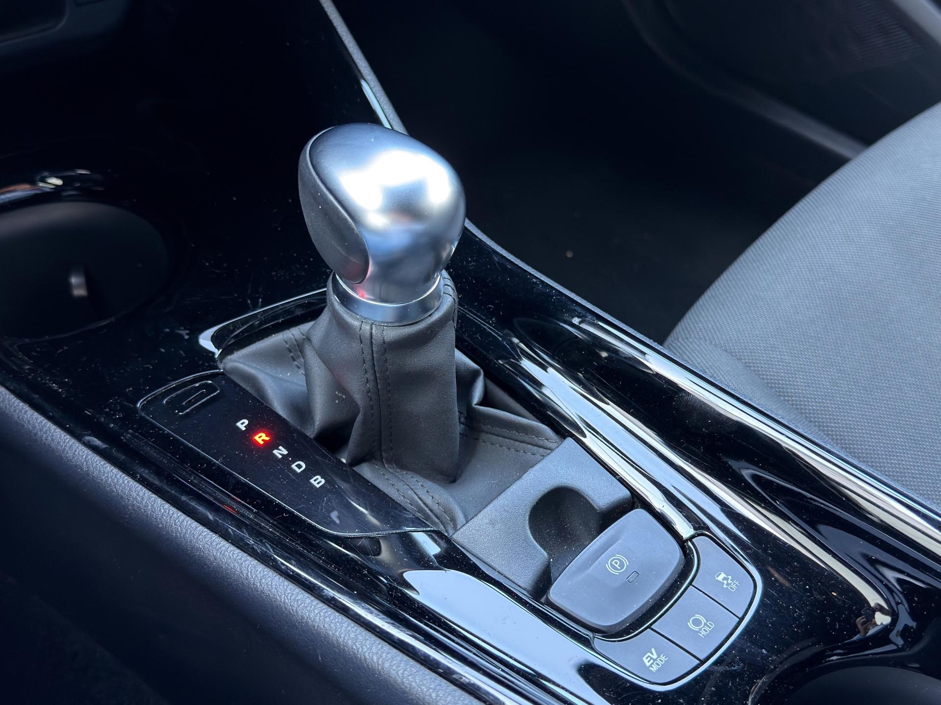 TOYOTA C-HR 1.8 HSD CVT Comfort-image-21