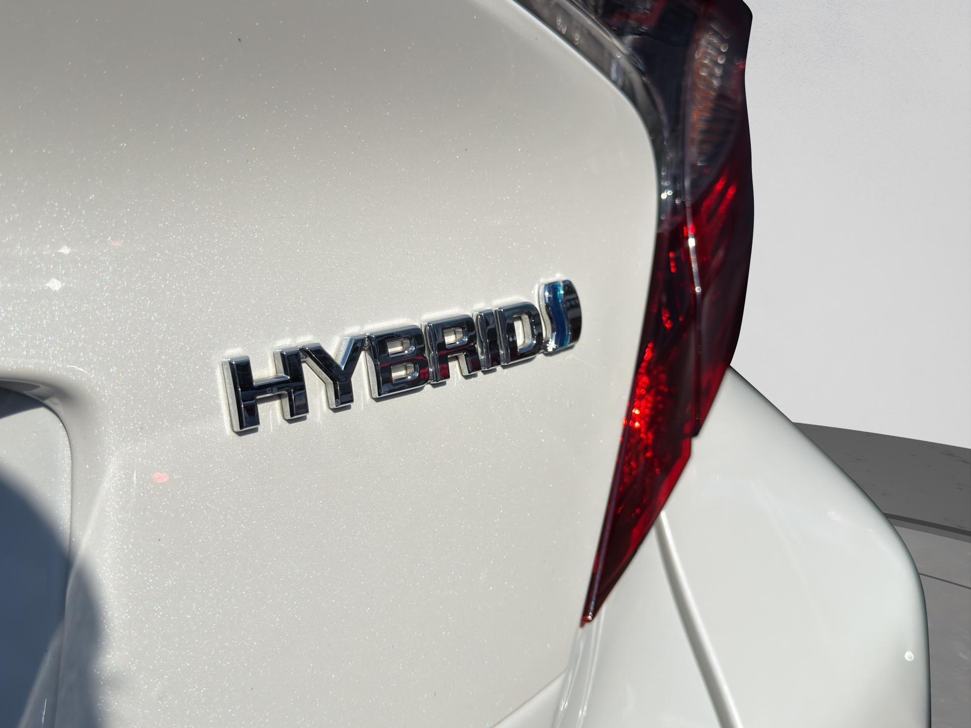 TOYOTA C-HR 1.8 HSD CVT Comfort-image-25