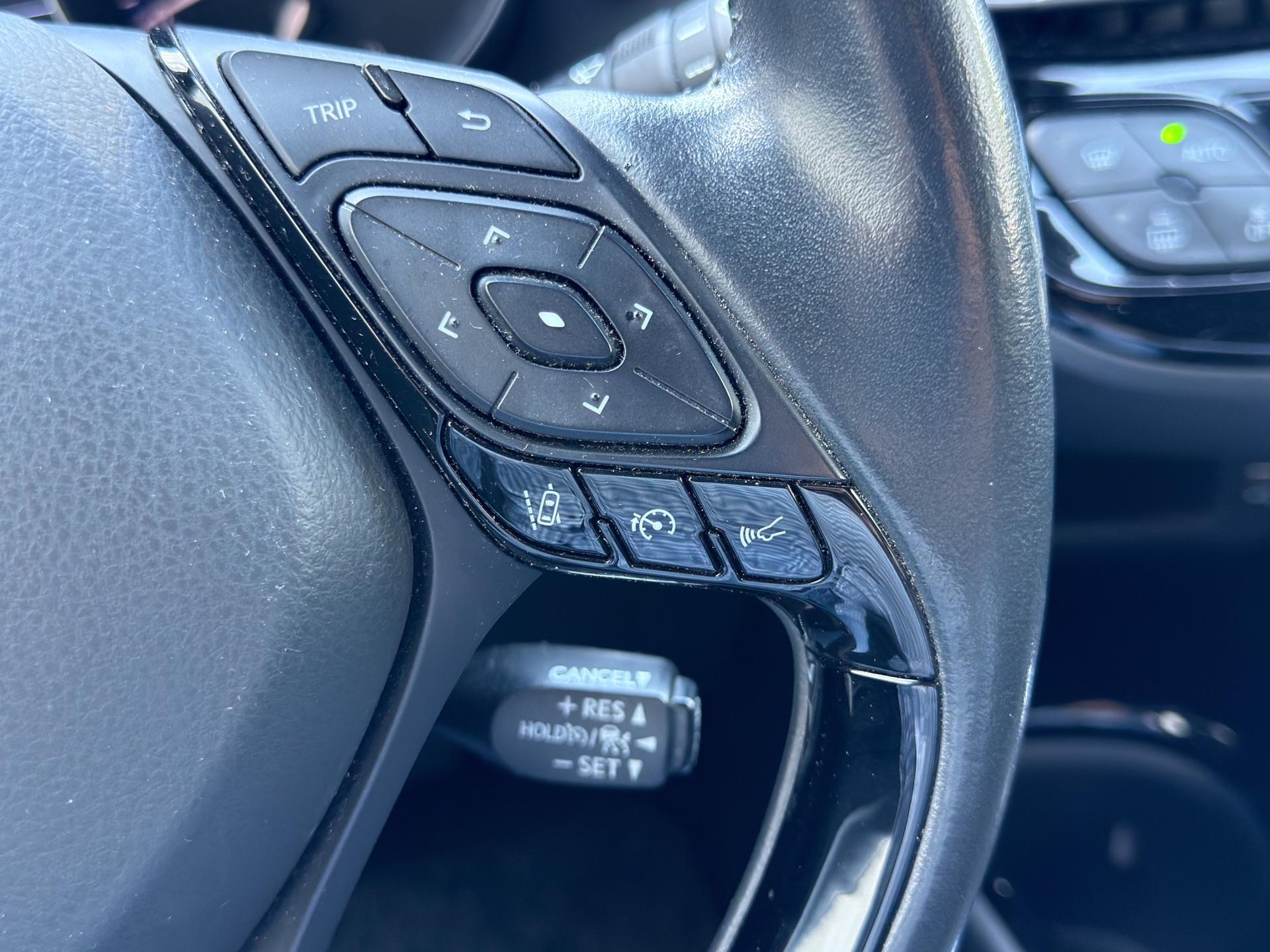 TOYOTA C-HR 1.8 HSD CVT Comfort-image-22