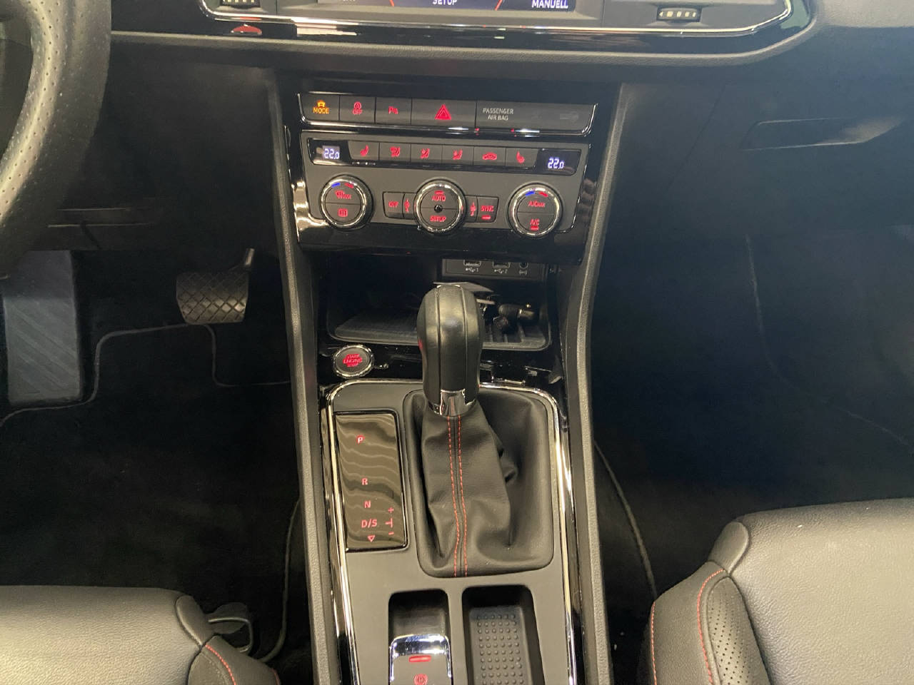 SEAT Leon 2.0 TSI FR DSG-image-10