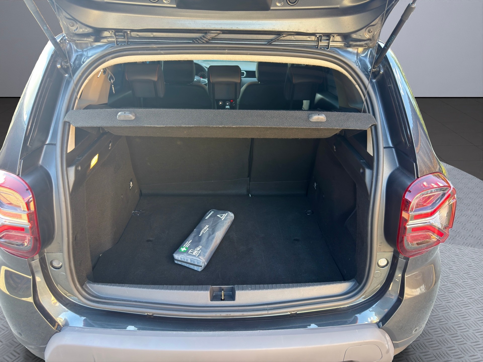 DACIA Duster TCe 150 SWISS EDITION Automatik-image-24