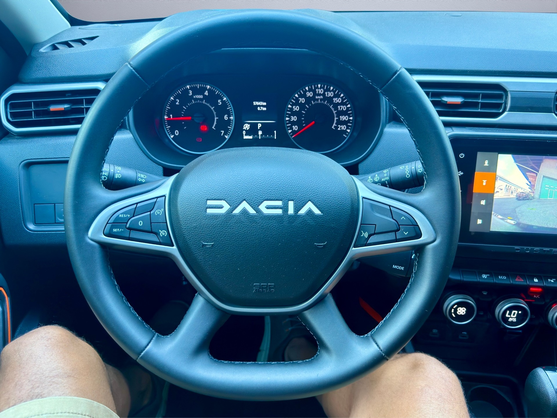 DACIA Duster TCe 150 SWISS EDITION Automatik-image-17