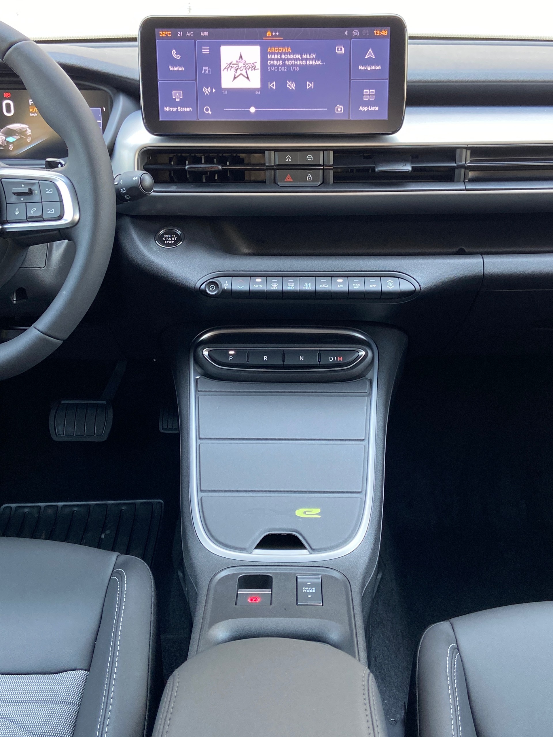JEEP Avenger 1.2 Turbo MHEV Upland Plus 4xe-image-8