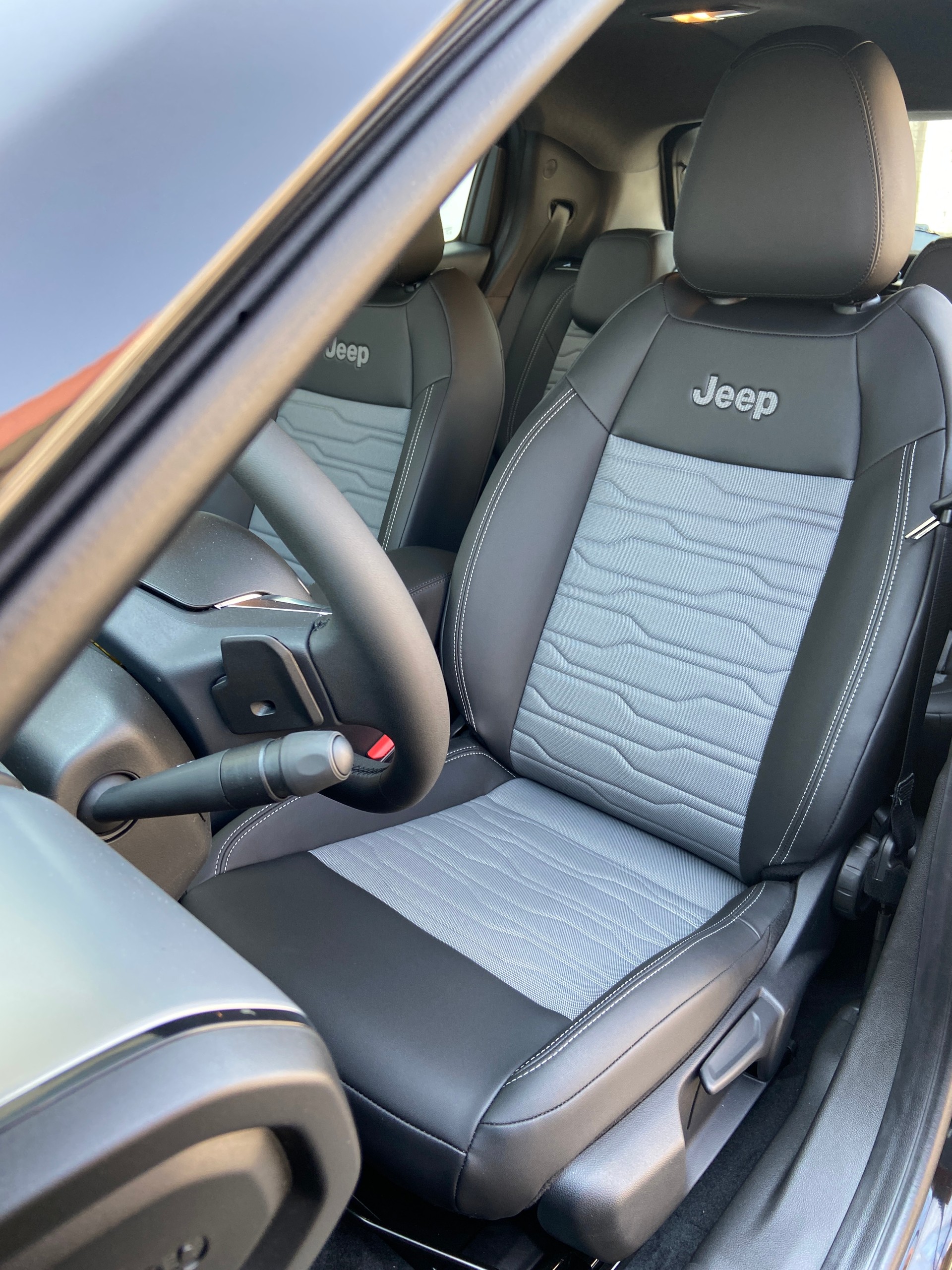 JEEP Avenger 1.2 Turbo MHEV Upland Plus 4xe-image-5