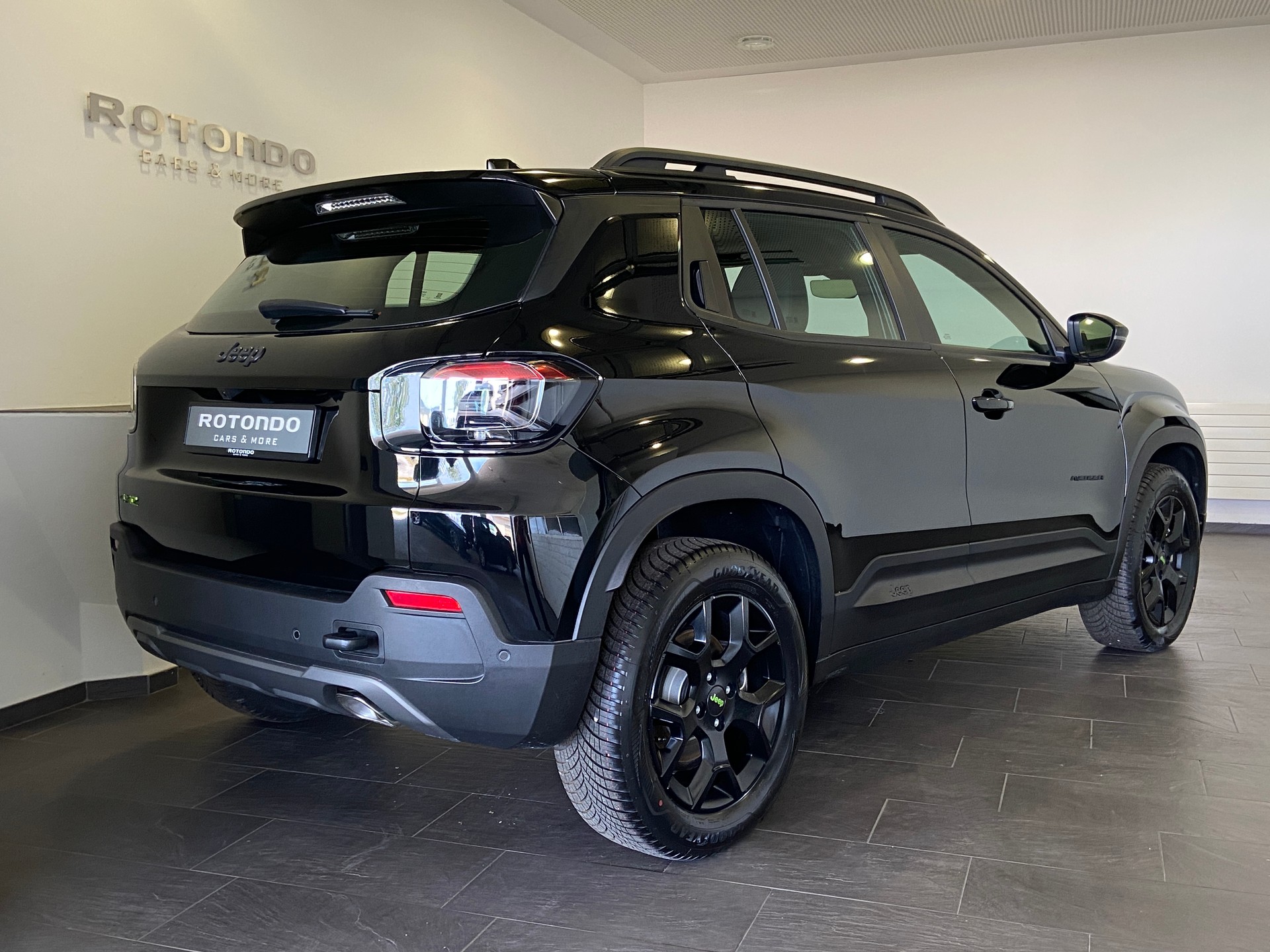 JEEP Avenger 1.2 Turbo MHEV Upland Plus 4xe-image-1