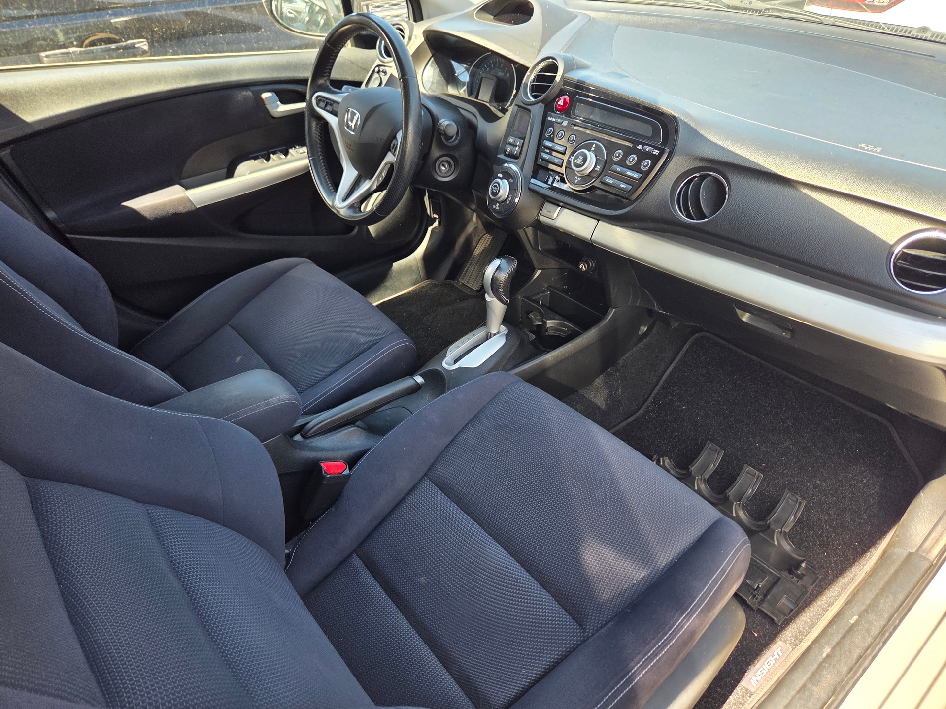 HONDA Insight 1.3i Hybrid Comfort CVT-image-2