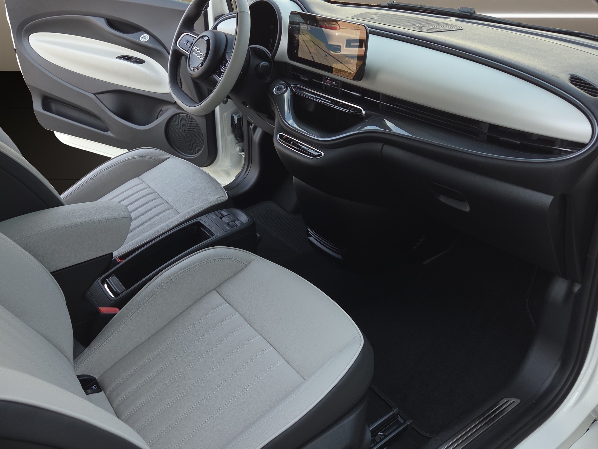 FIAT 500 Cabrio La Prima-image-14