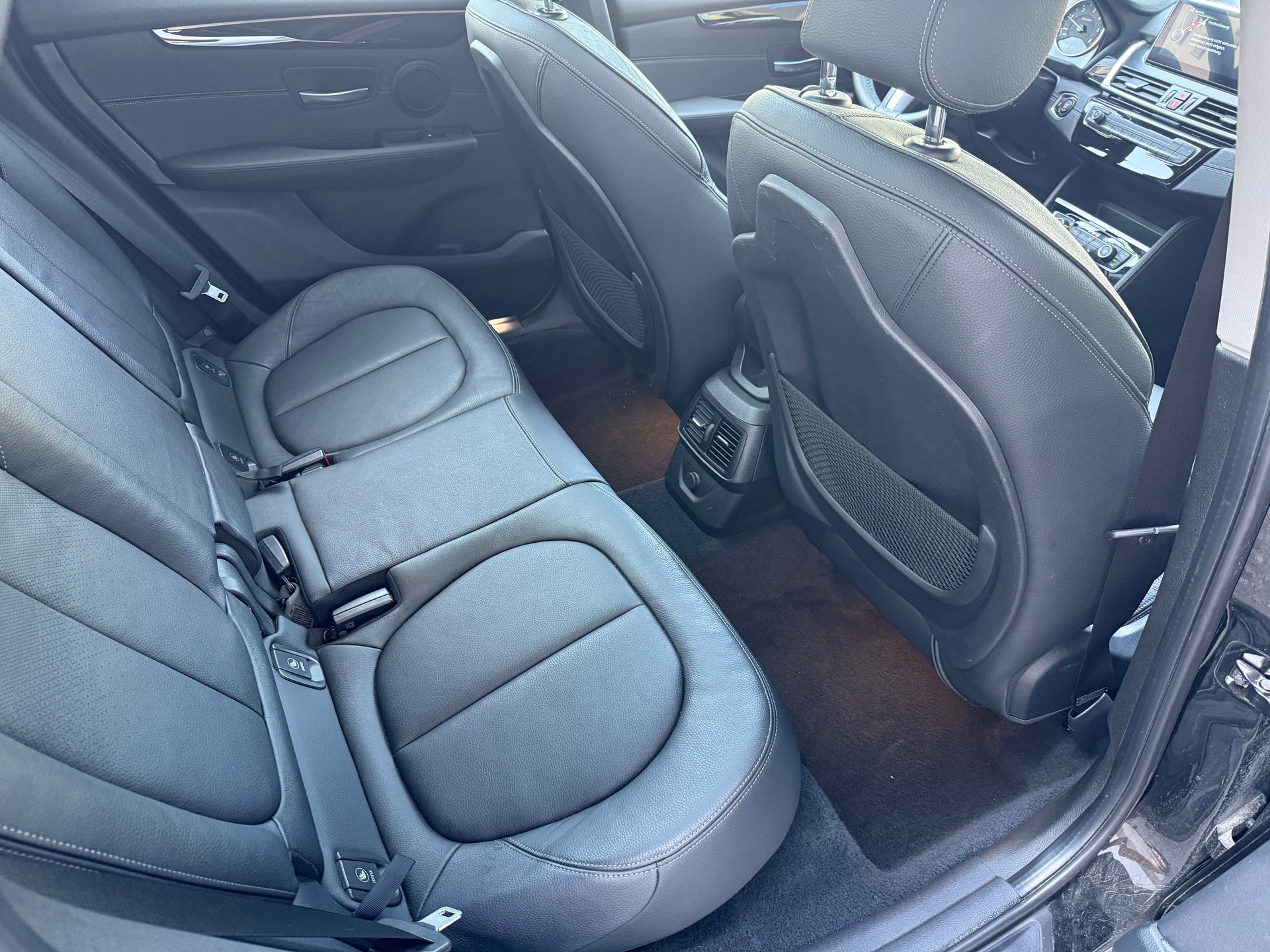 BMW 220d xDrive Active Tourer Sport Line Steptronic-image-13