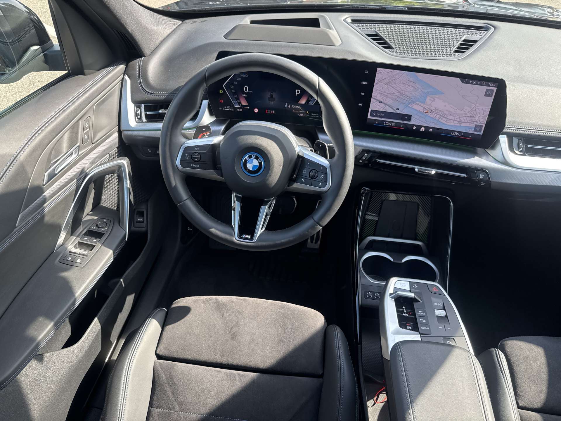 BMW X1 xDrive 25e M Sport 245PS Automat-image-4