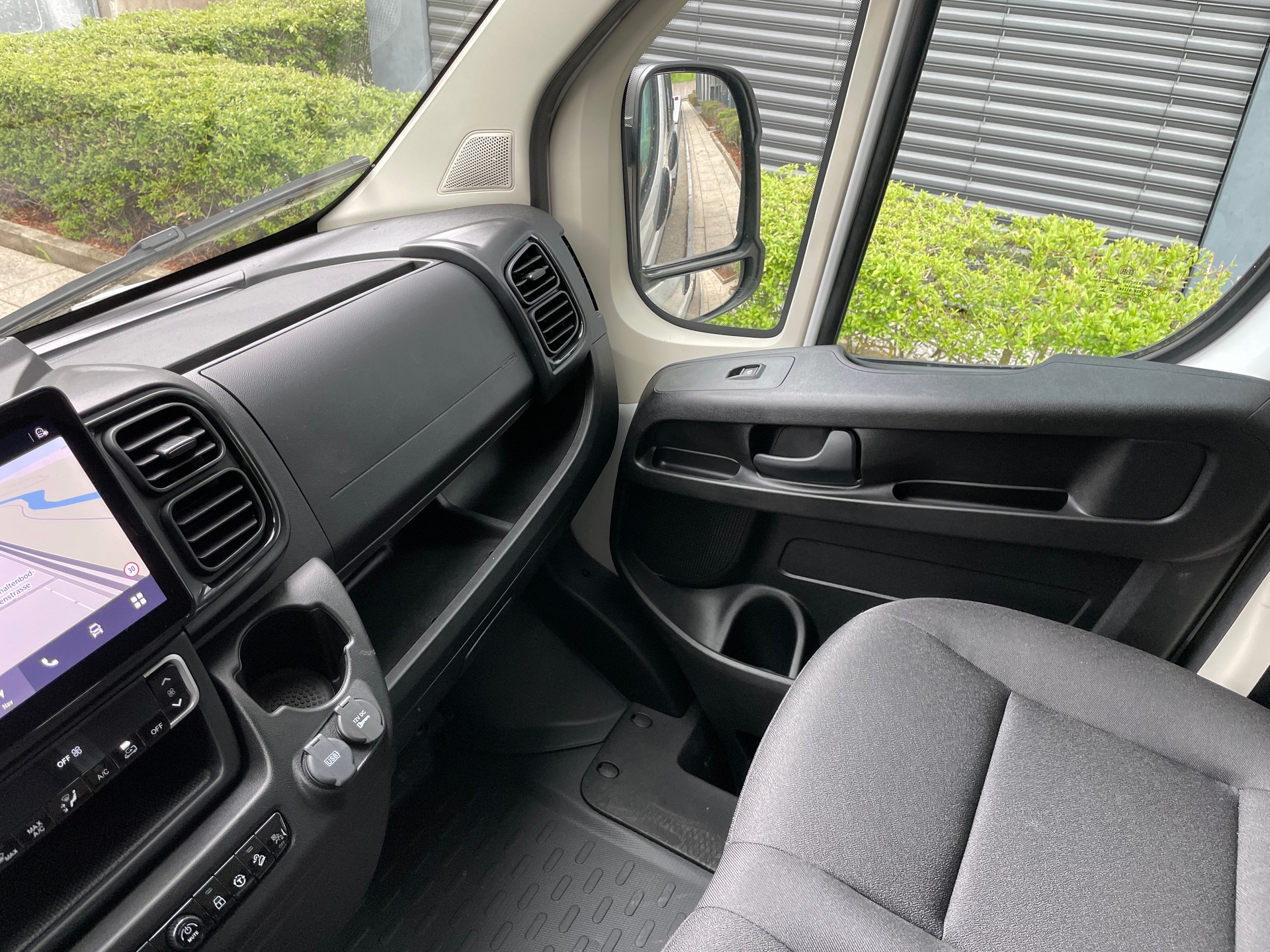 TOYOTA Proace MAX 2.2D DK Chassis HD Active 3,5t L3H1 Aut.-image-21