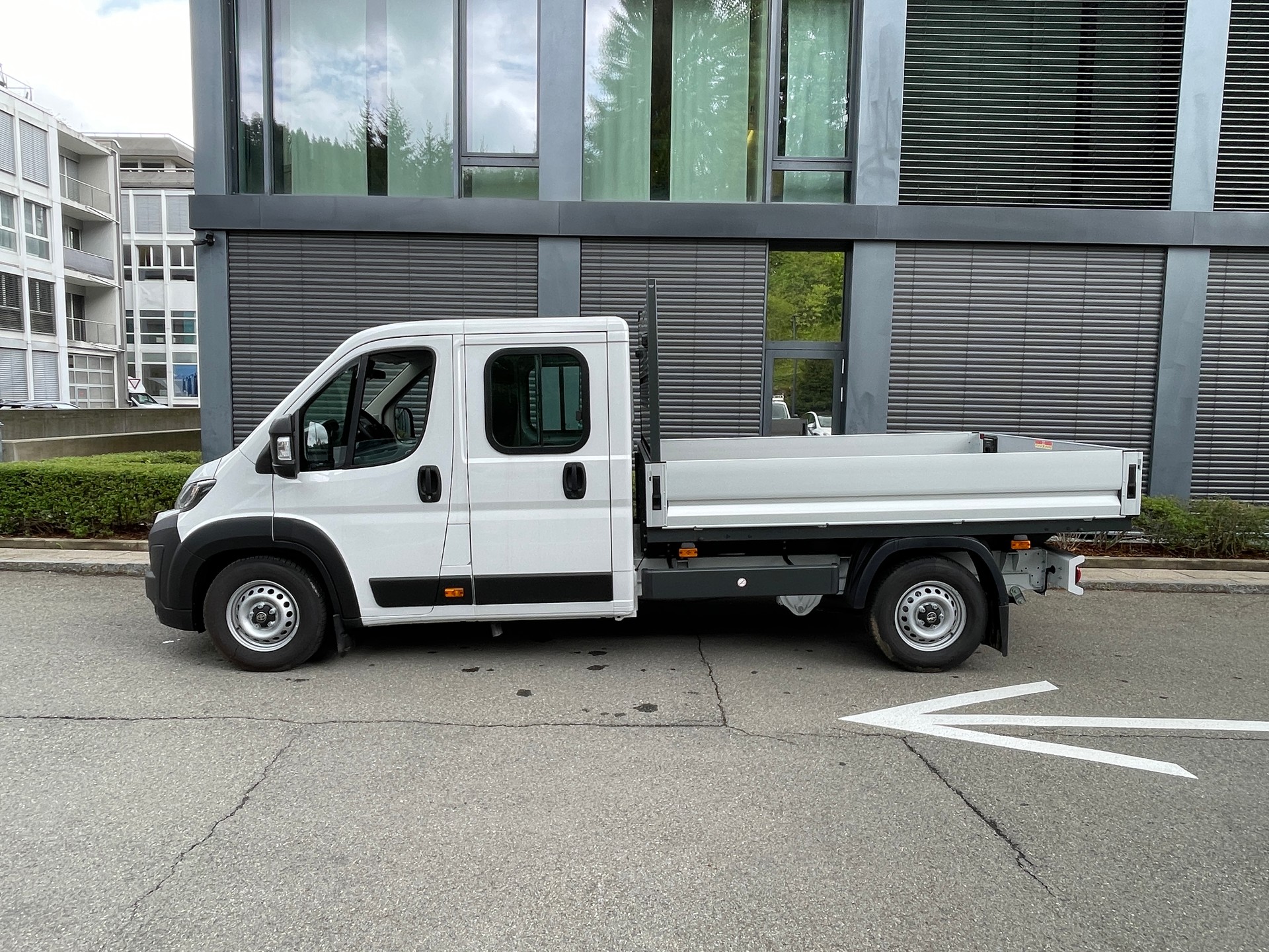TOYOTA Proace MAX 2.2D DK Chassis HD Active 3,5t L3H1 Aut.-image-1