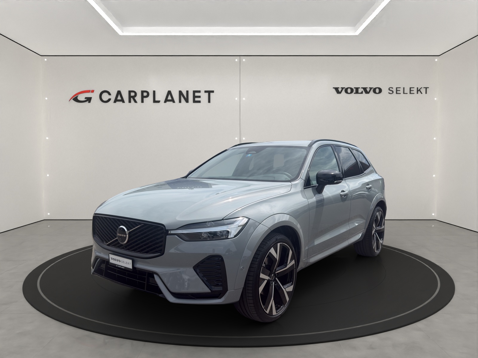 VOLVO XC60 2.0 B5 MH Plus Dark AWD-image-0