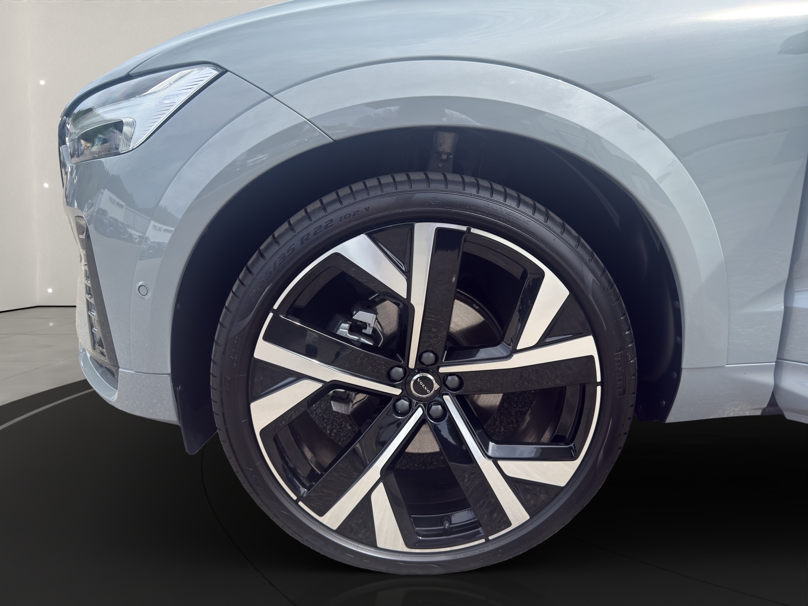 VOLVO XC60 2.0 B5 MH Plus Dark AWD-image-6