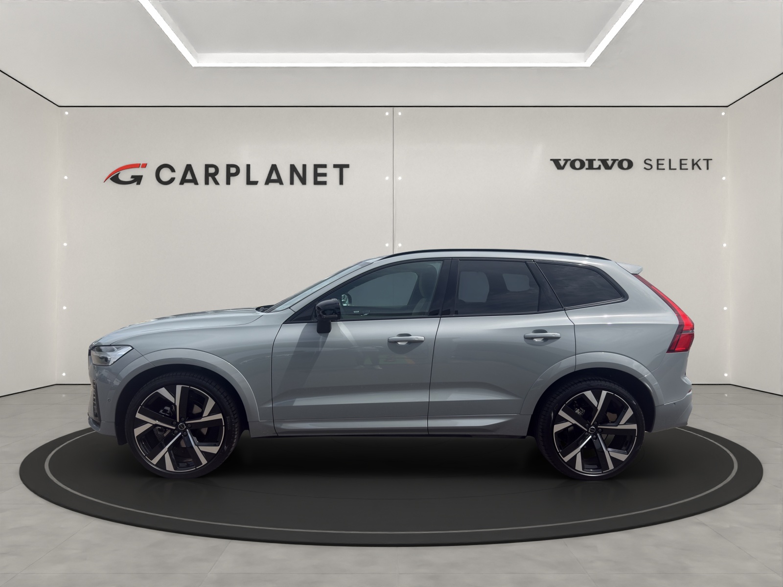 VOLVO XC60 2.0 B5 MH Plus Dark AWD-image-1